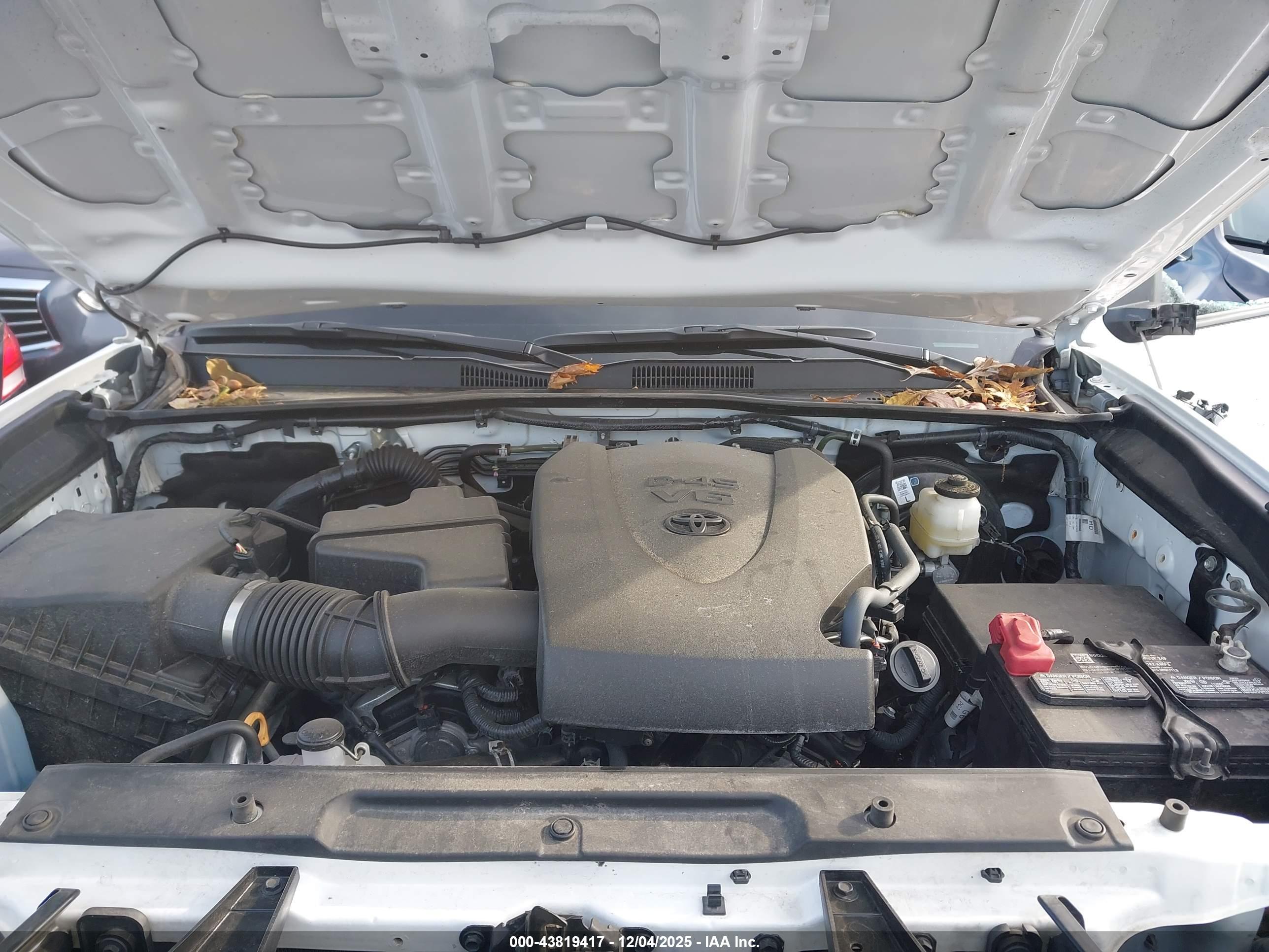 TOYOTA TACOMA image 10