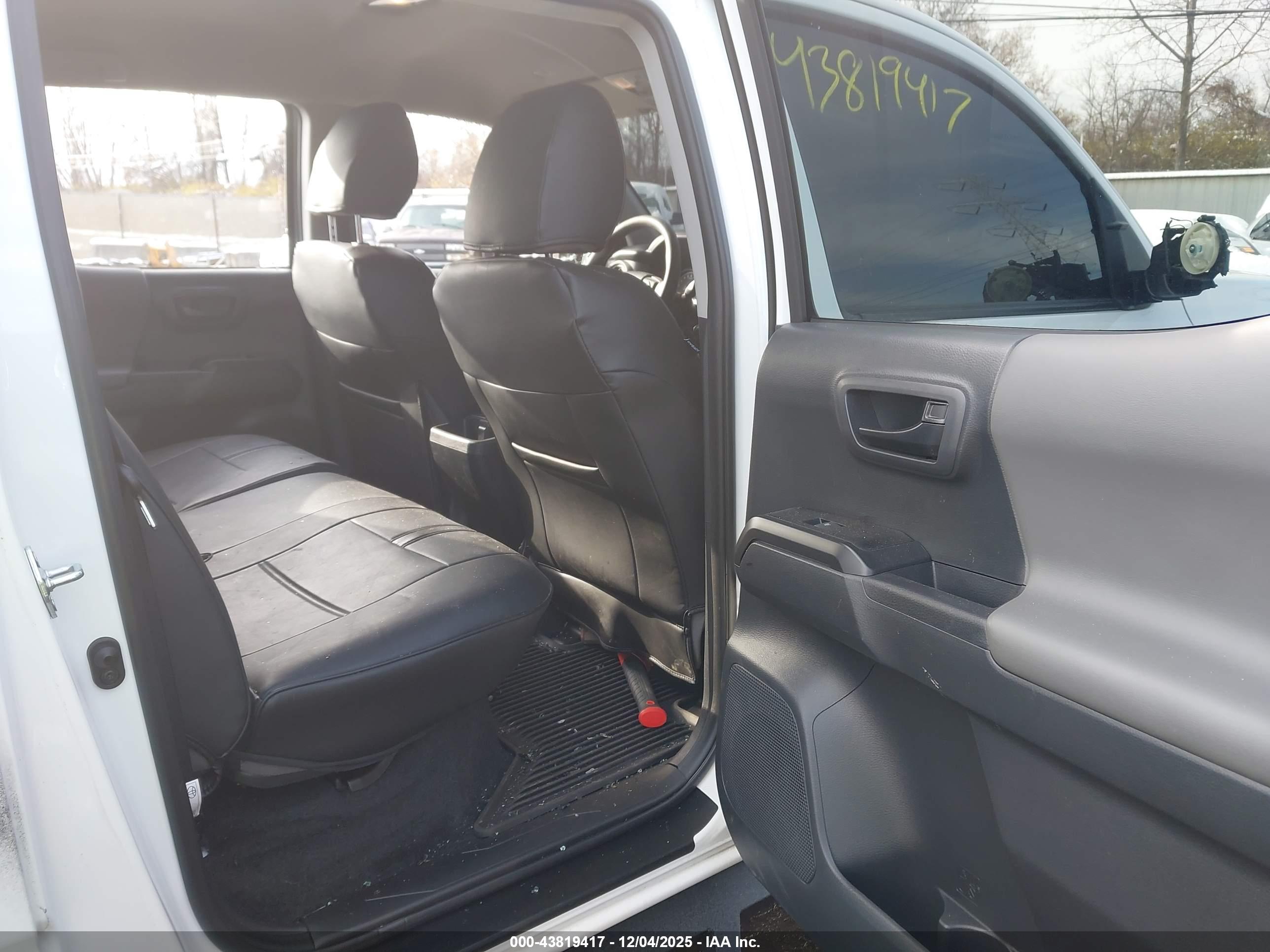 TOYOTA TACOMA image 8