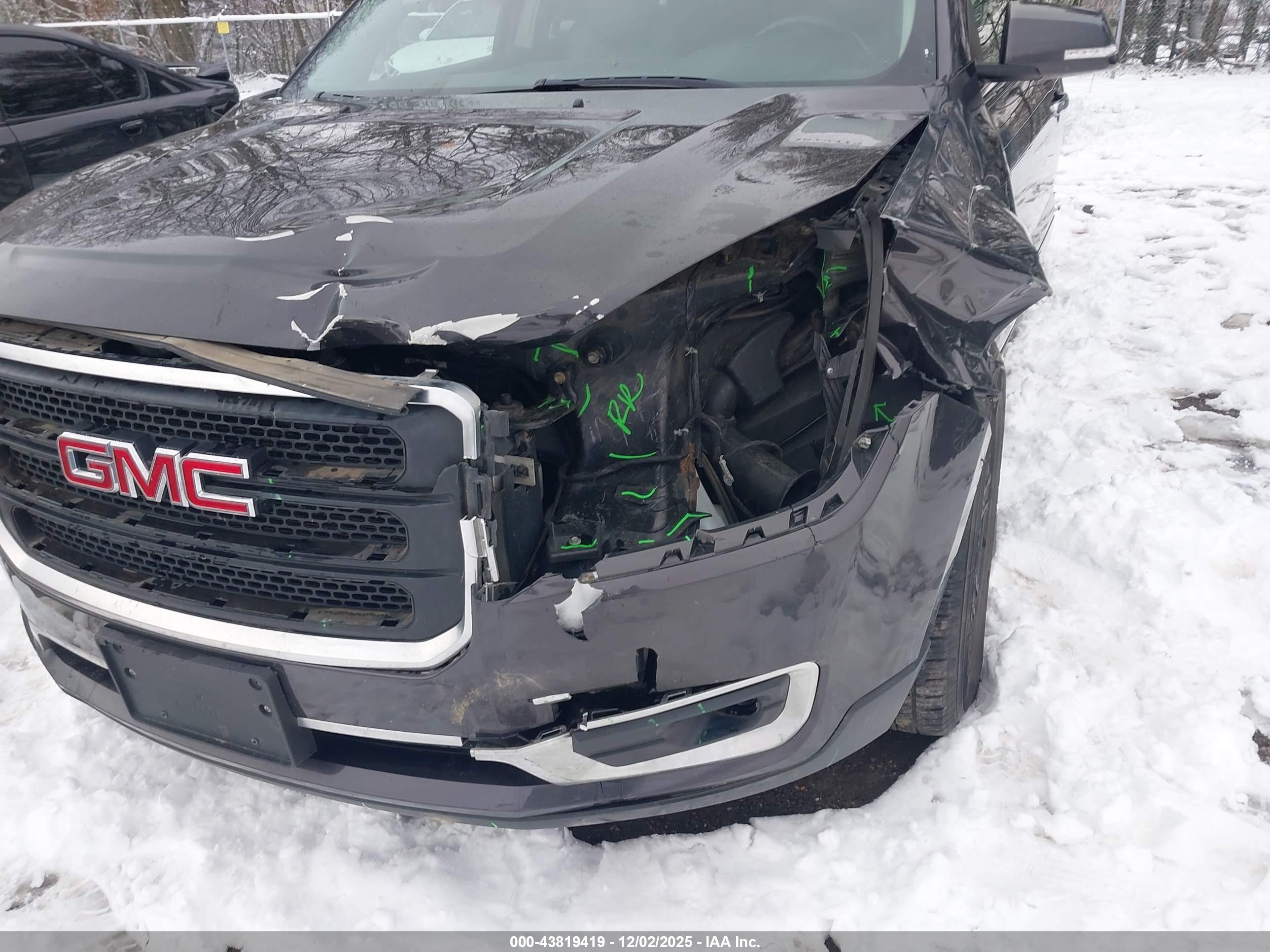 GMC ACADIA image 6