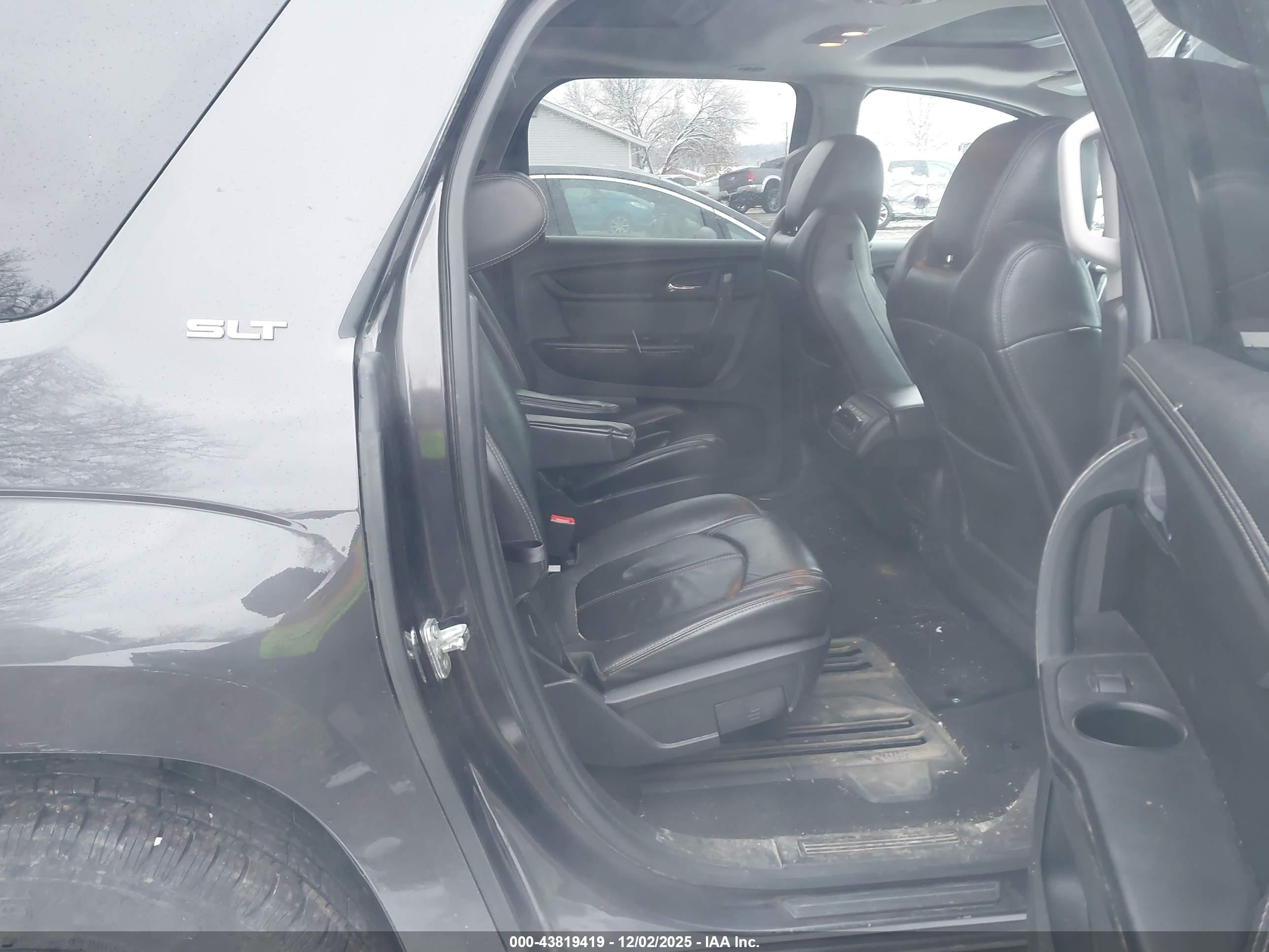 GMC ACADIA image 8