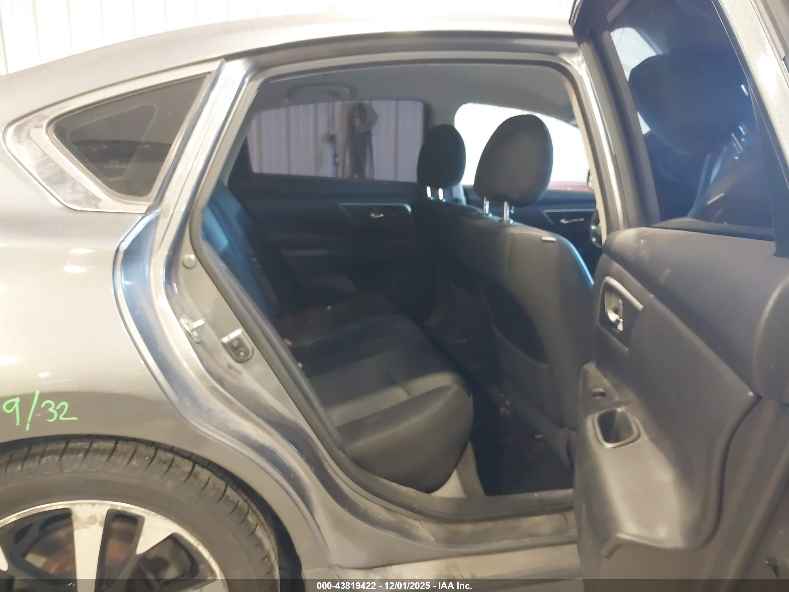 NISSAN ALTIMA image 8