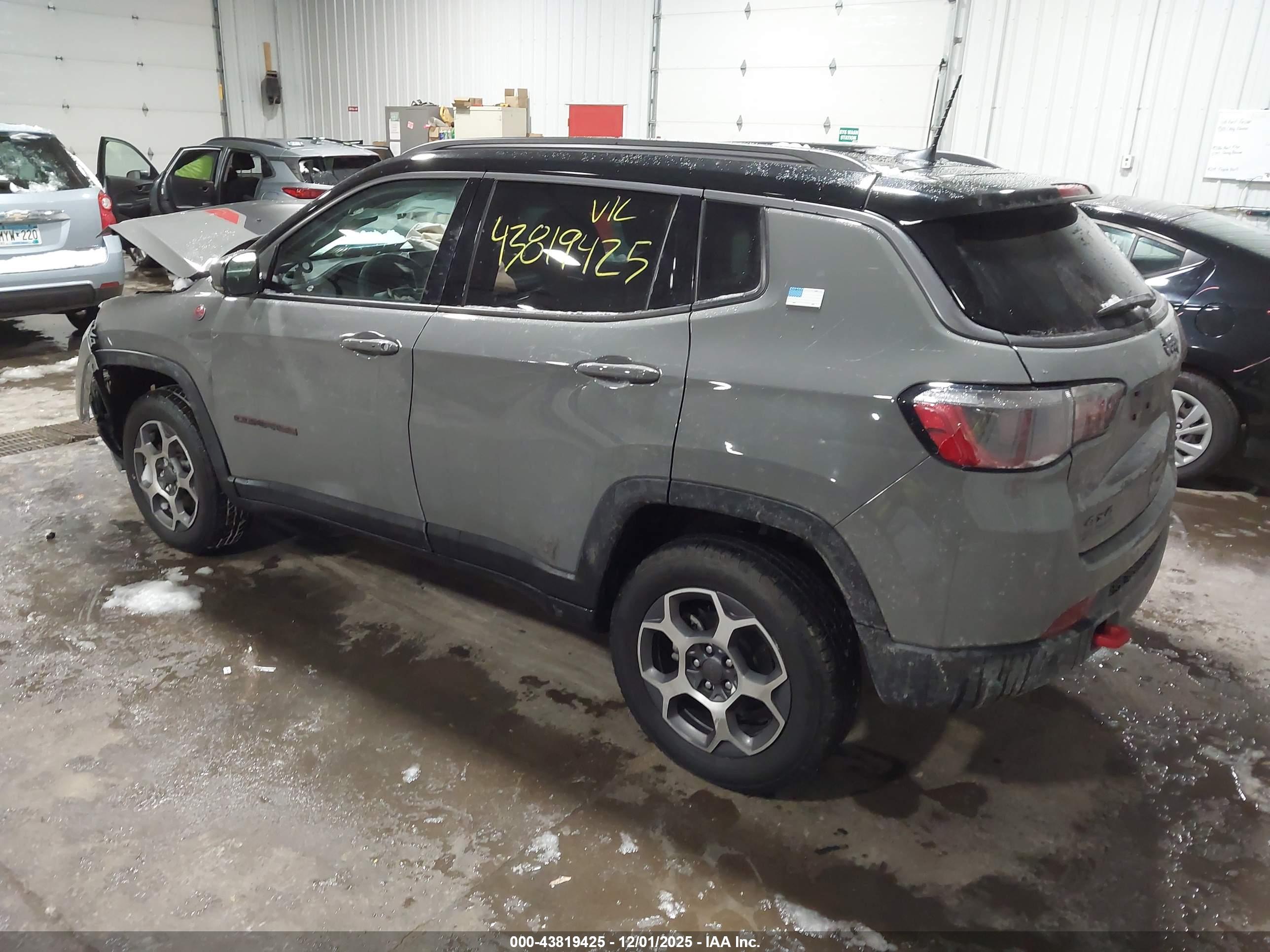 JEEP COMPASS image 3