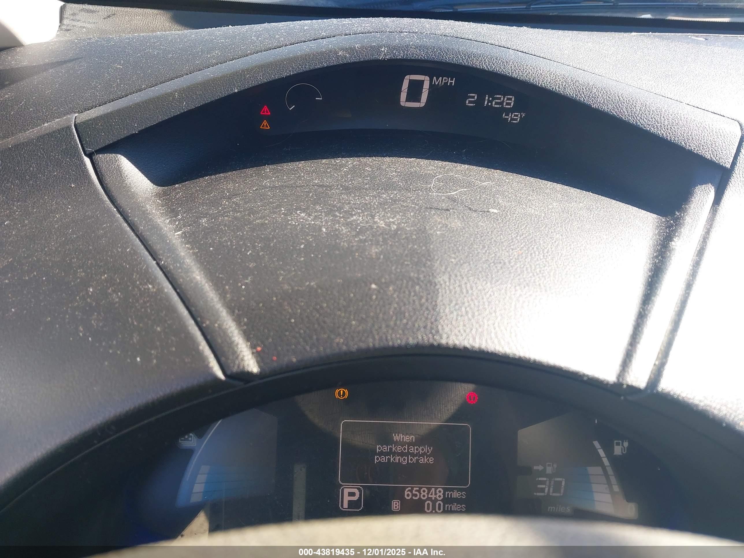 NISSAN LEAF image 7