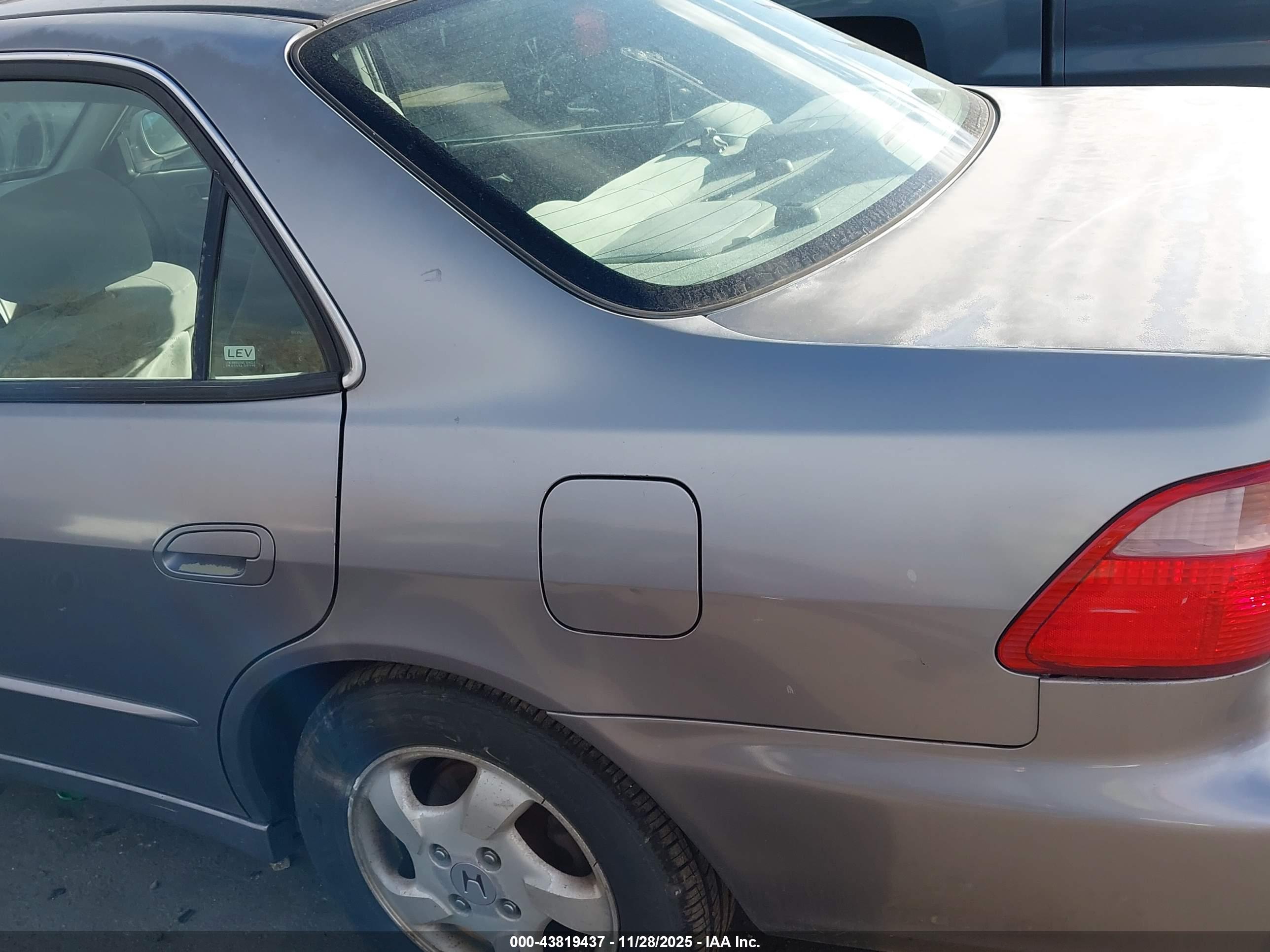 HONDA ACCORD image 6
