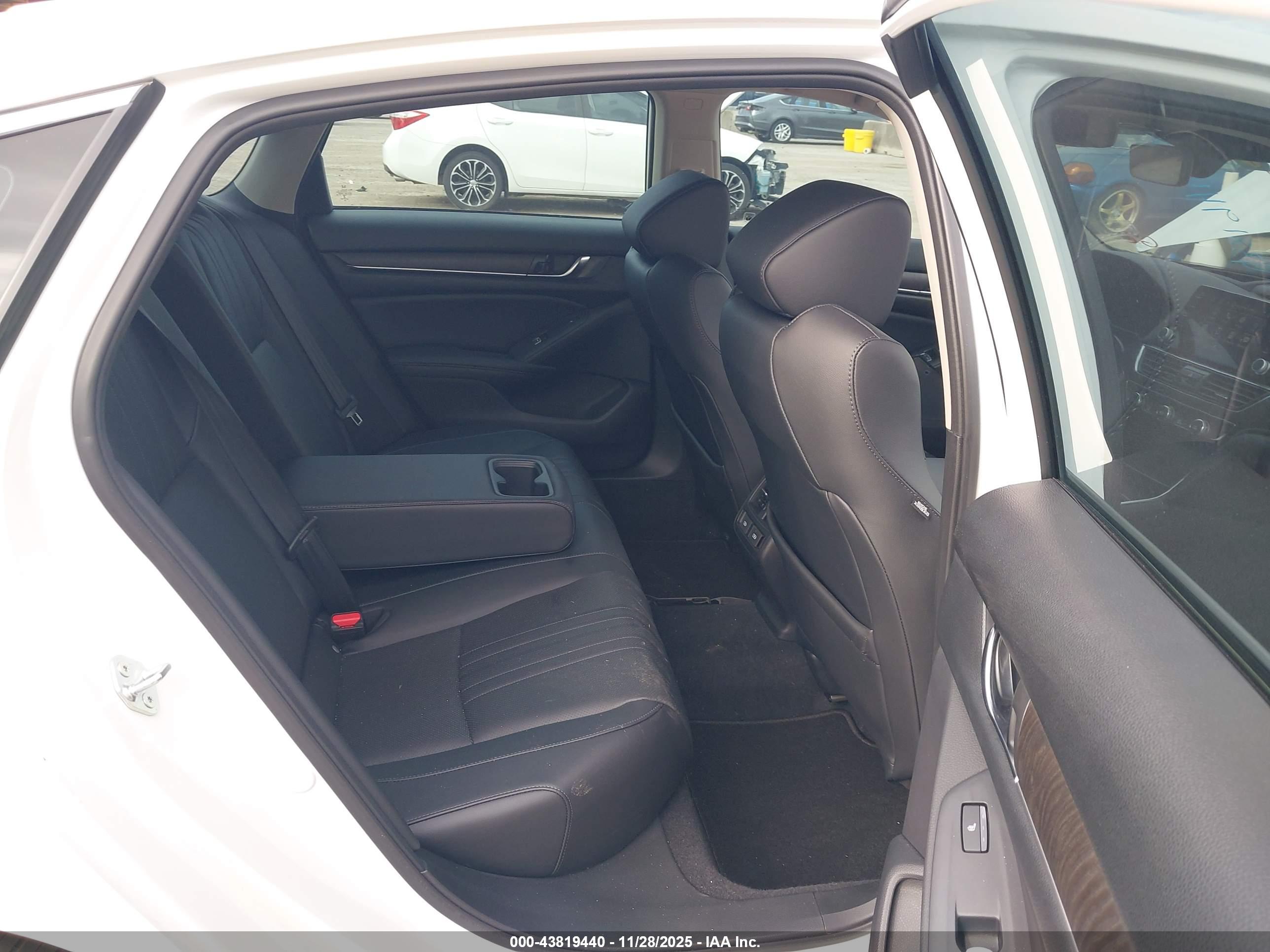 HONDA ACCORD image 8