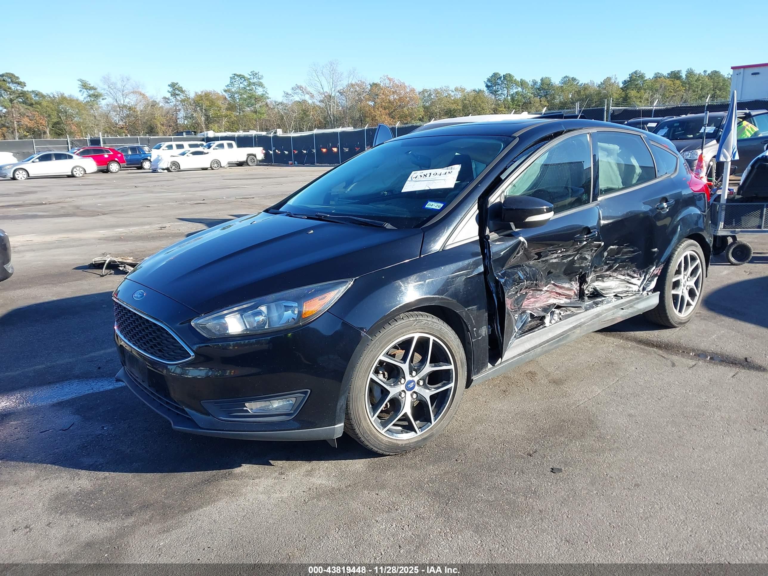 FORD FOCUS image 2