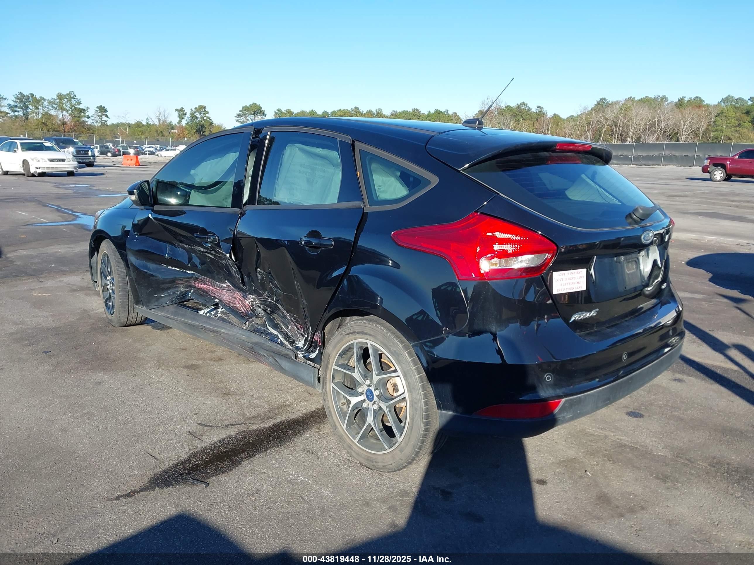 FORD FOCUS image 3