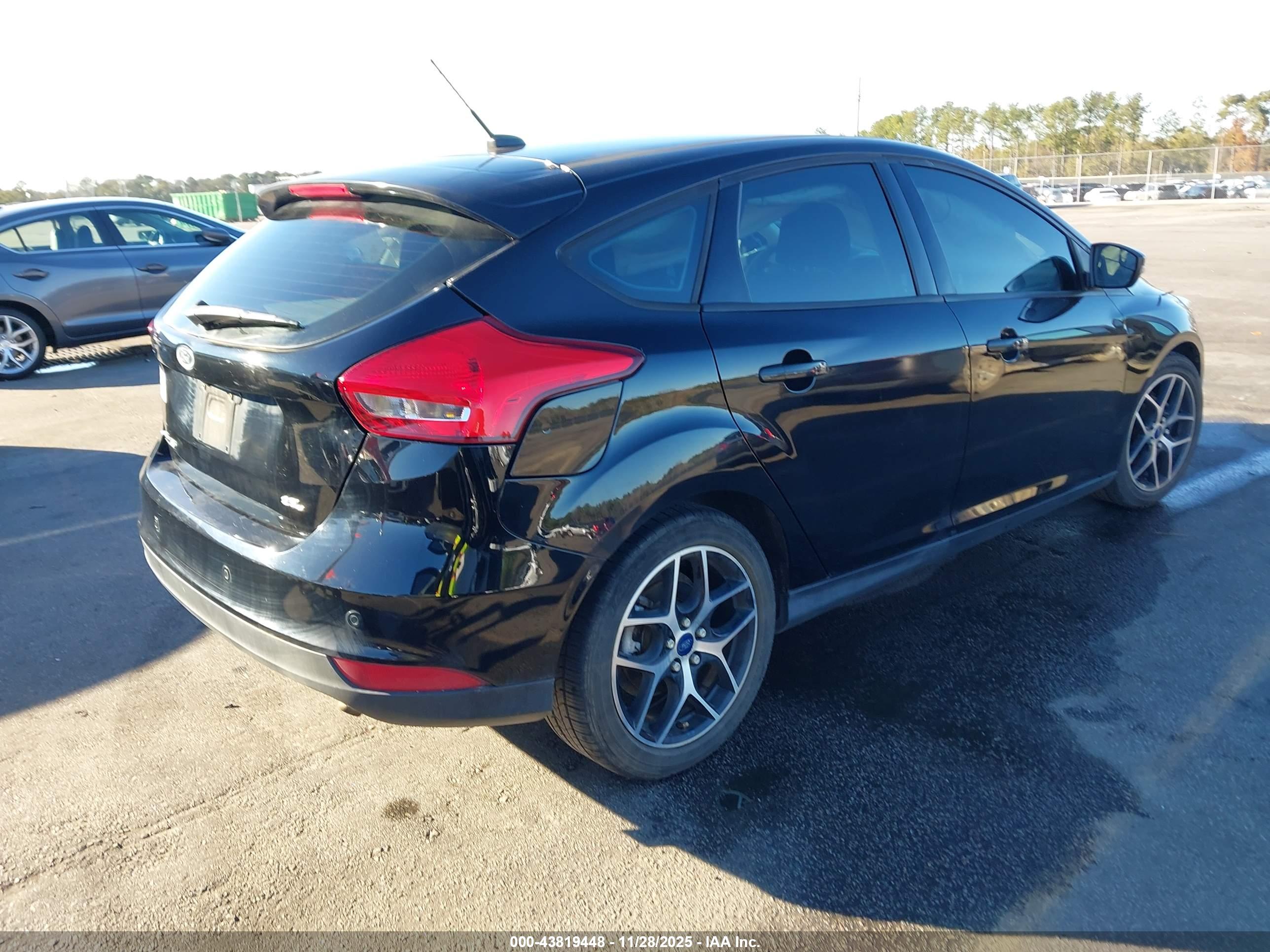 FORD FOCUS image 4