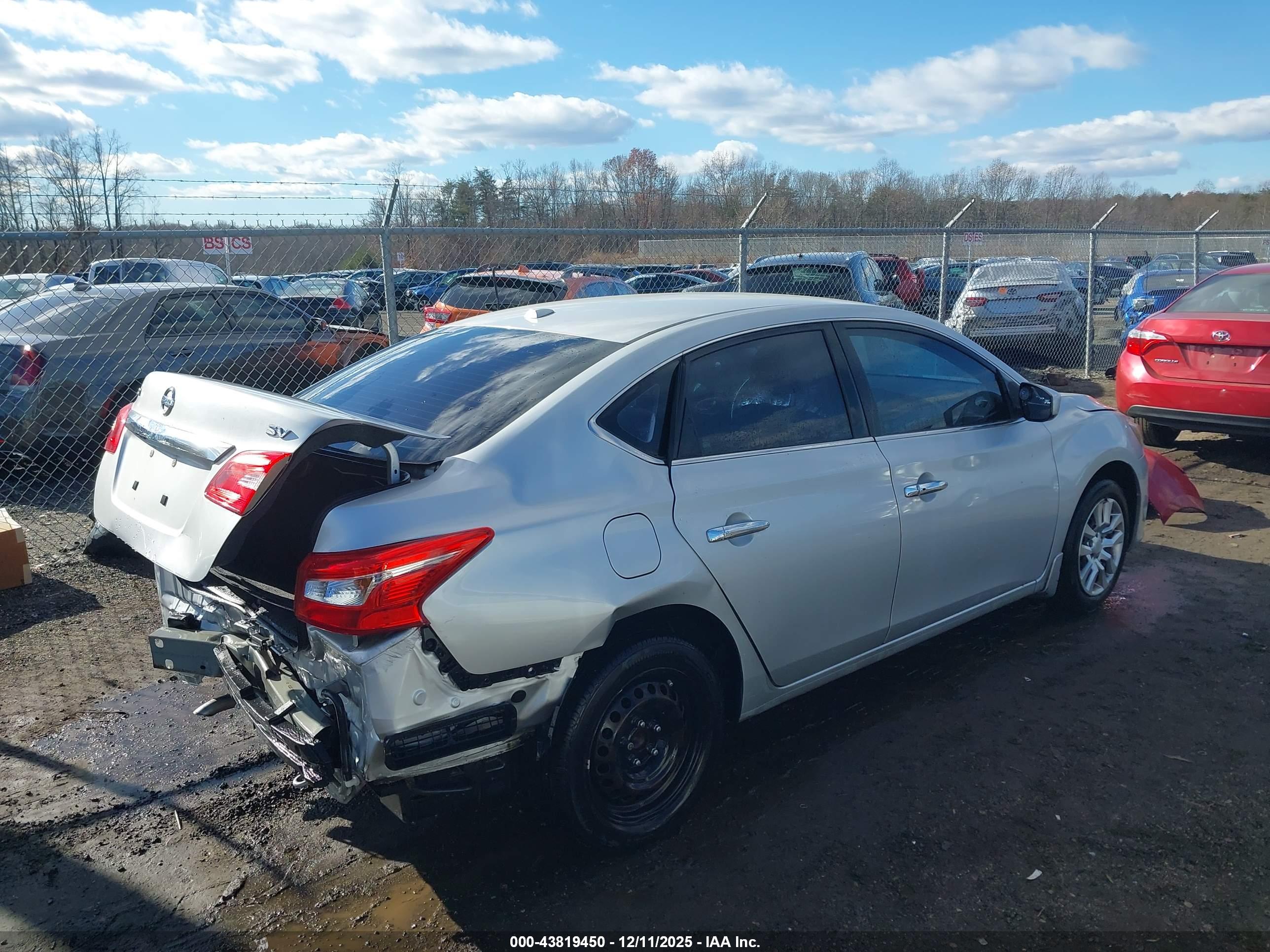 NISSAN SENTRA image 4