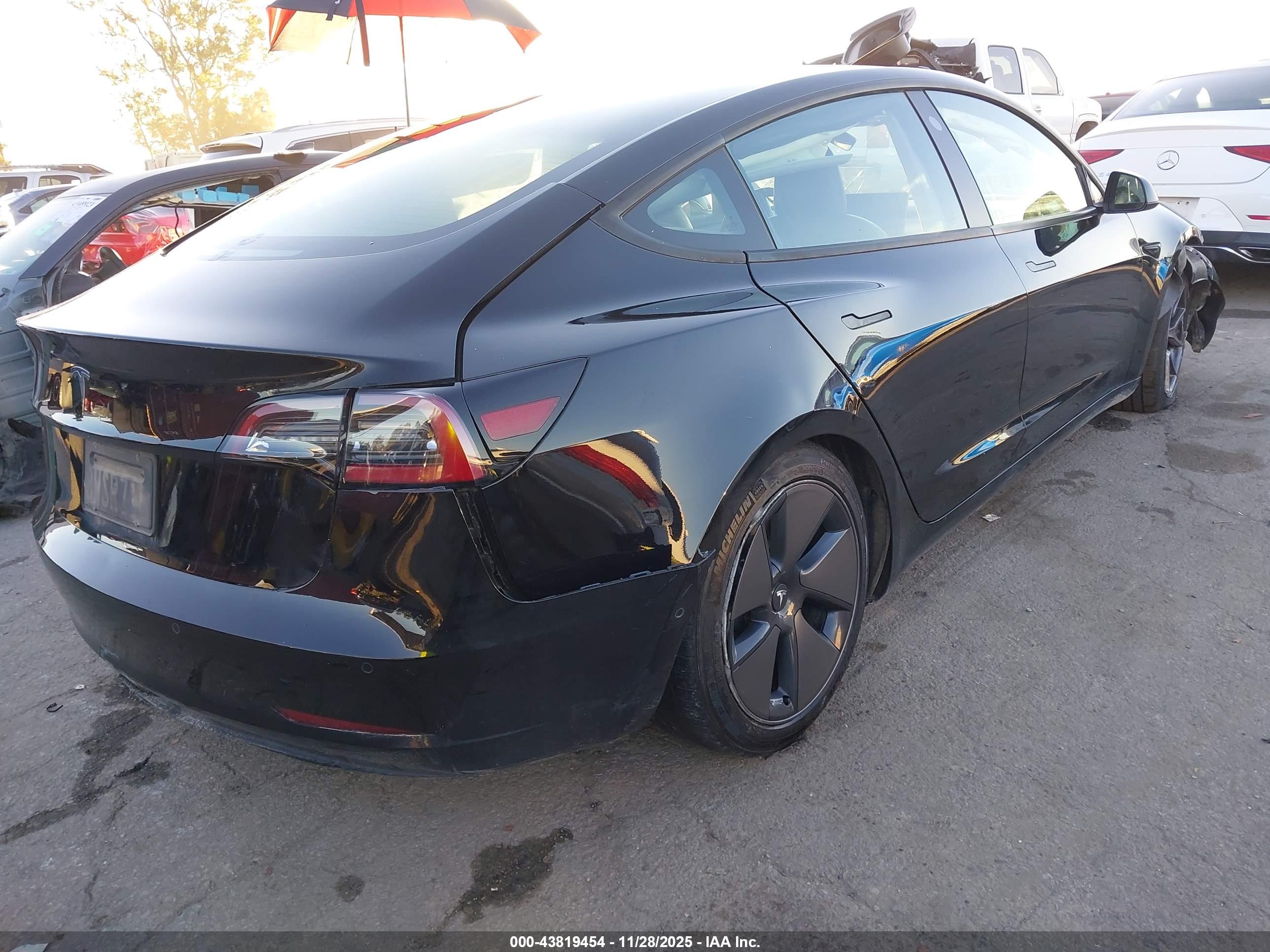 TESLA MODEL image 4