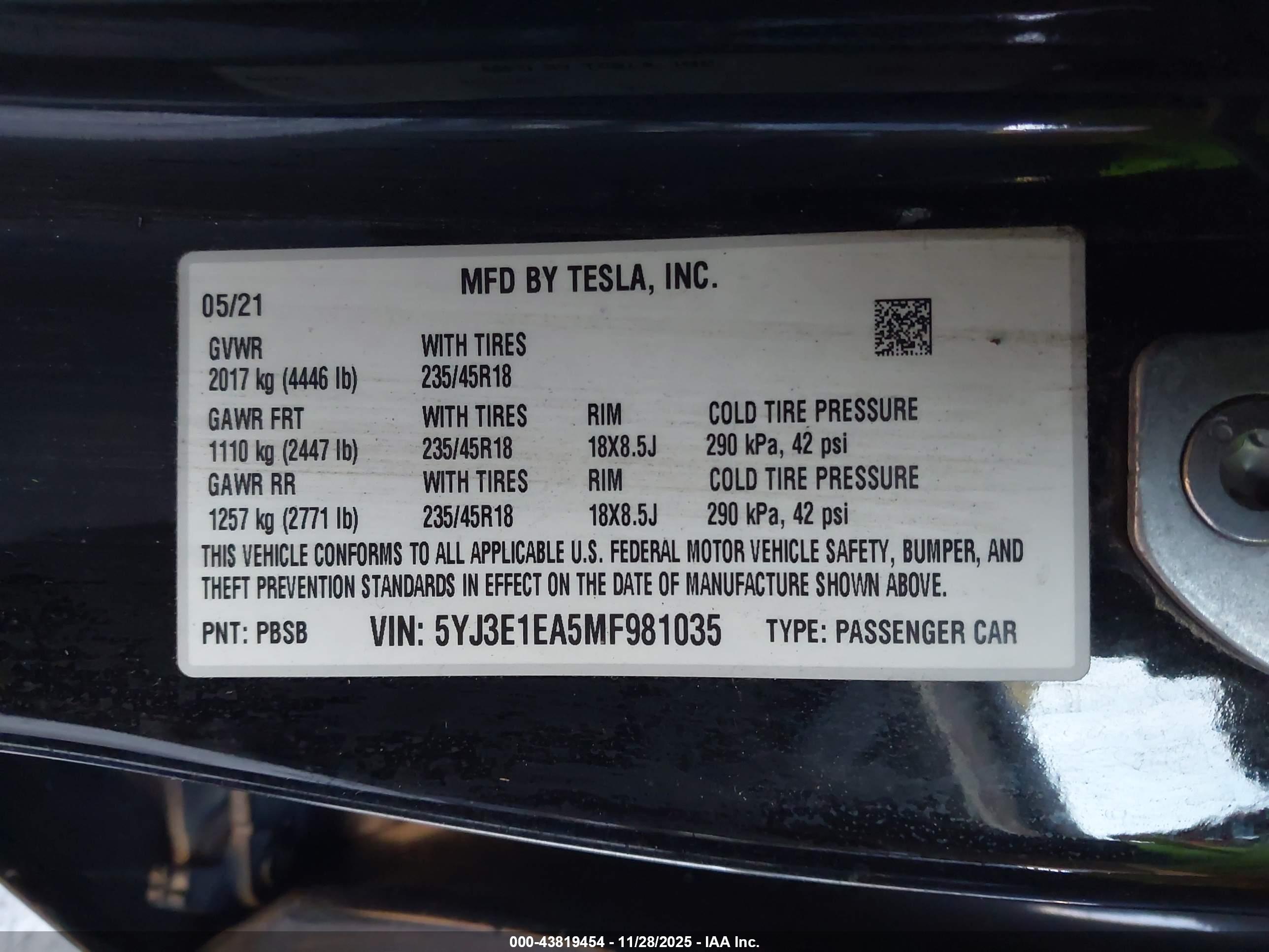 TESLA MODEL image 9