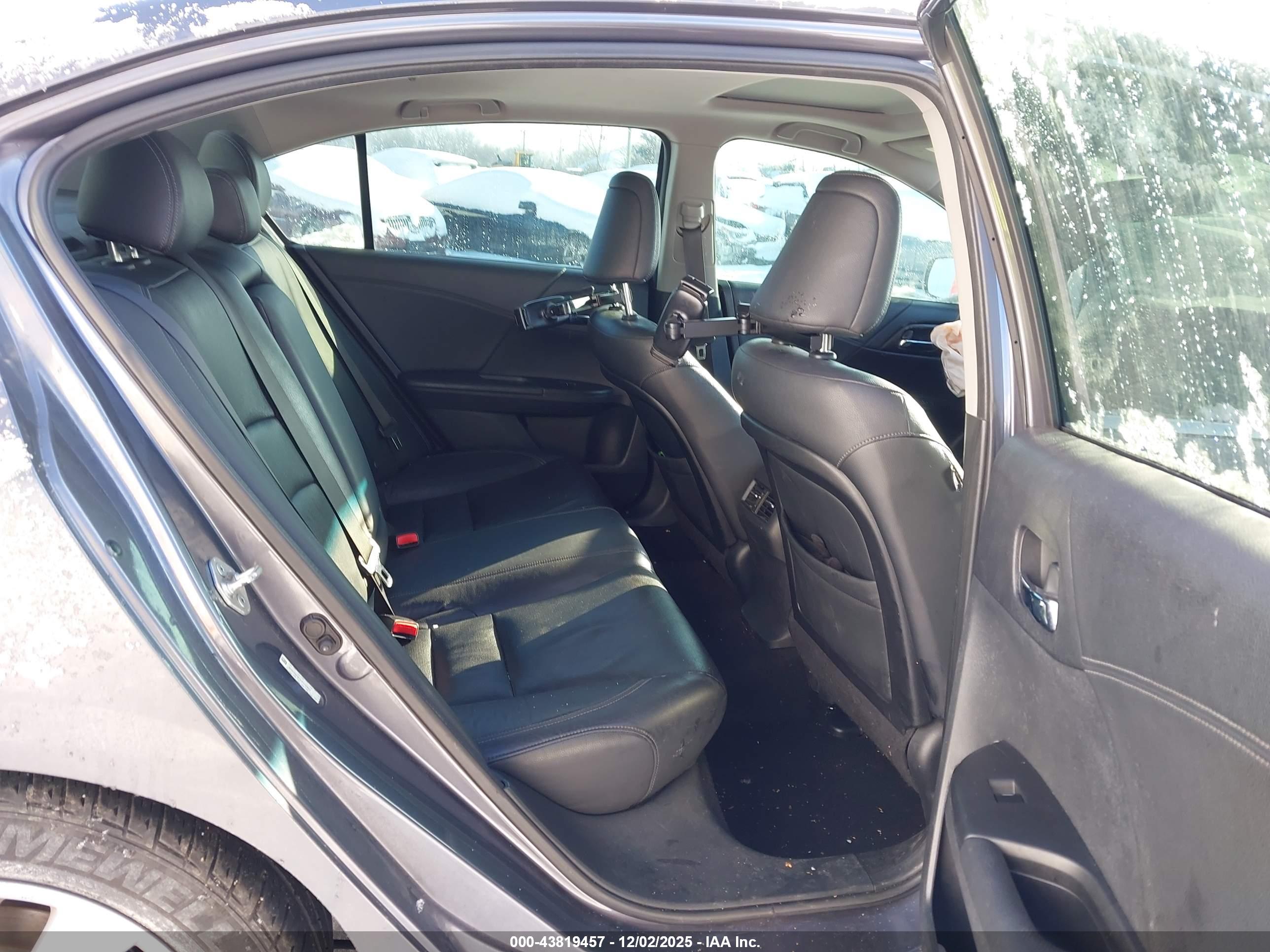 HONDA ACCORD image 8