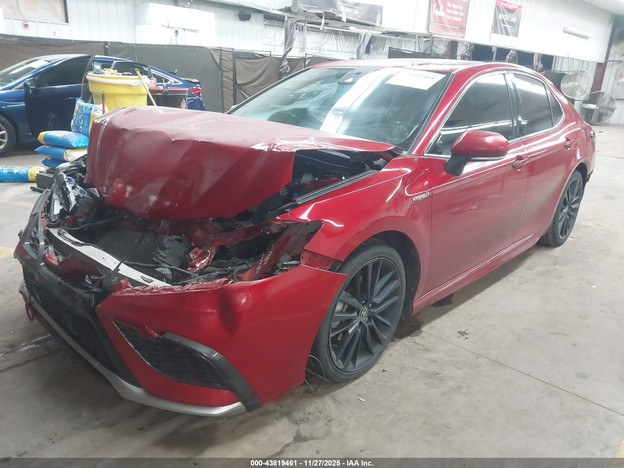 TOYOTA CAMRY image 2