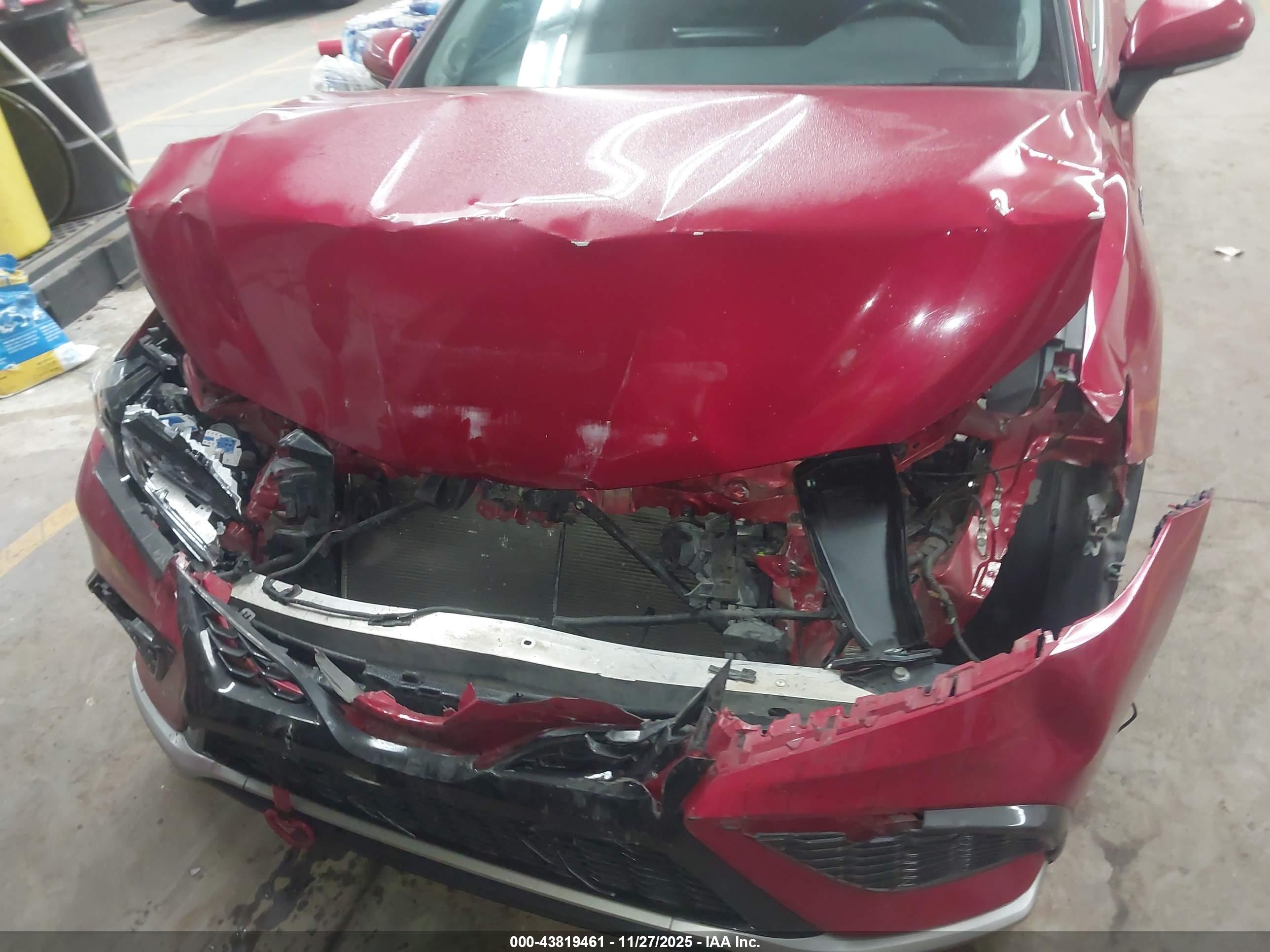 TOYOTA CAMRY image 6
