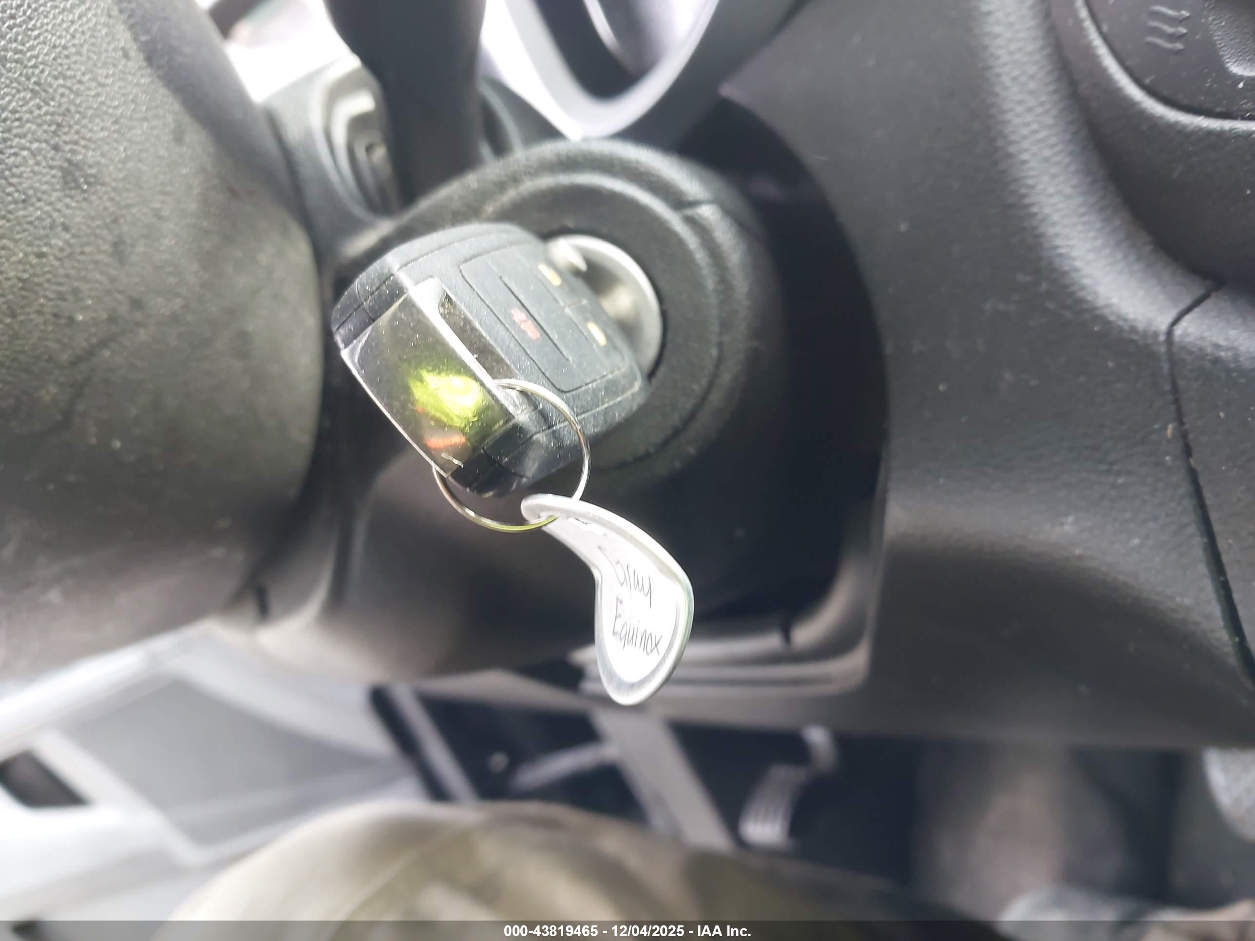 CHEVROLET EQUINOX image 11