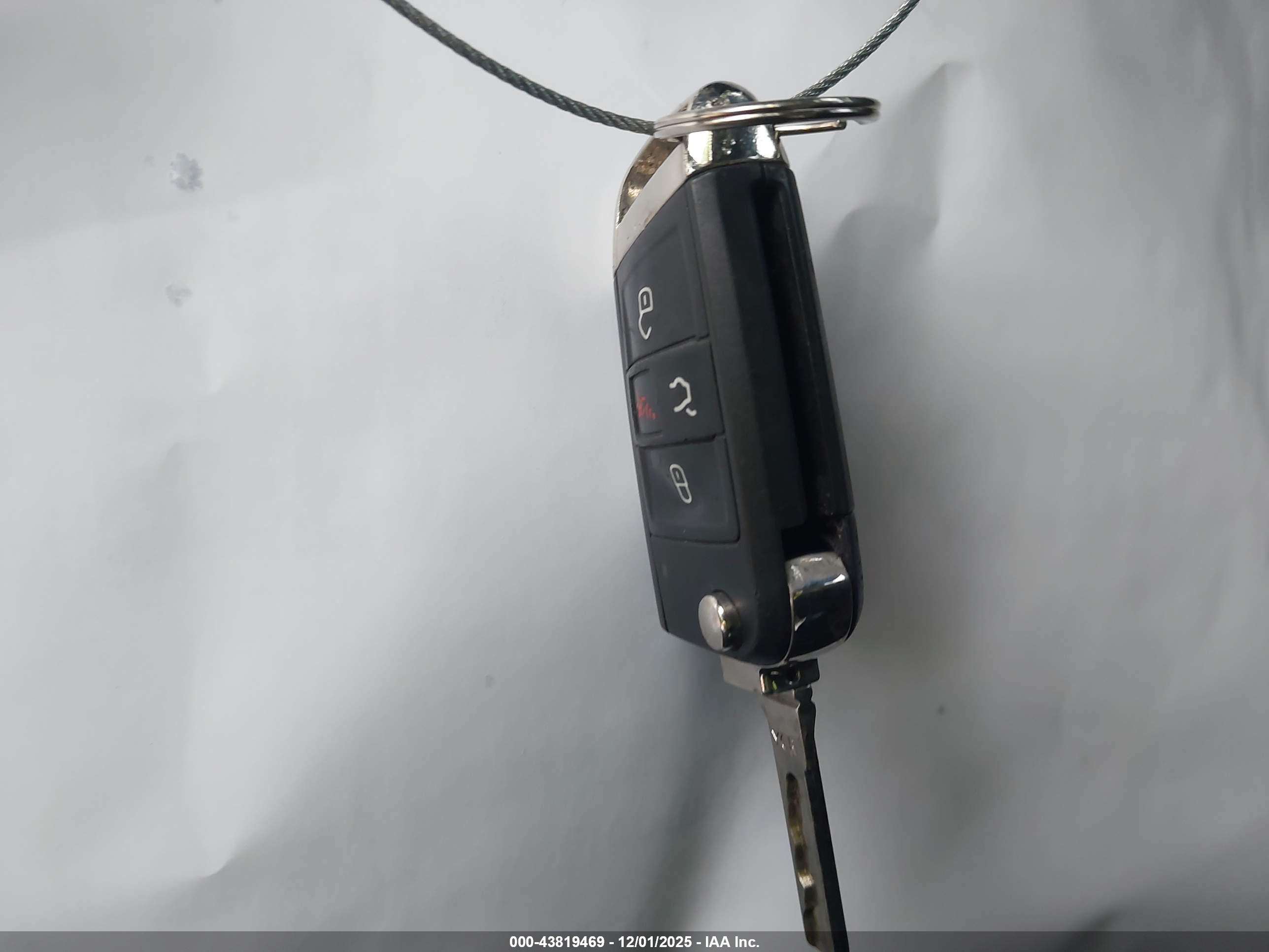 VOLKSWAGEN GOLF image 11