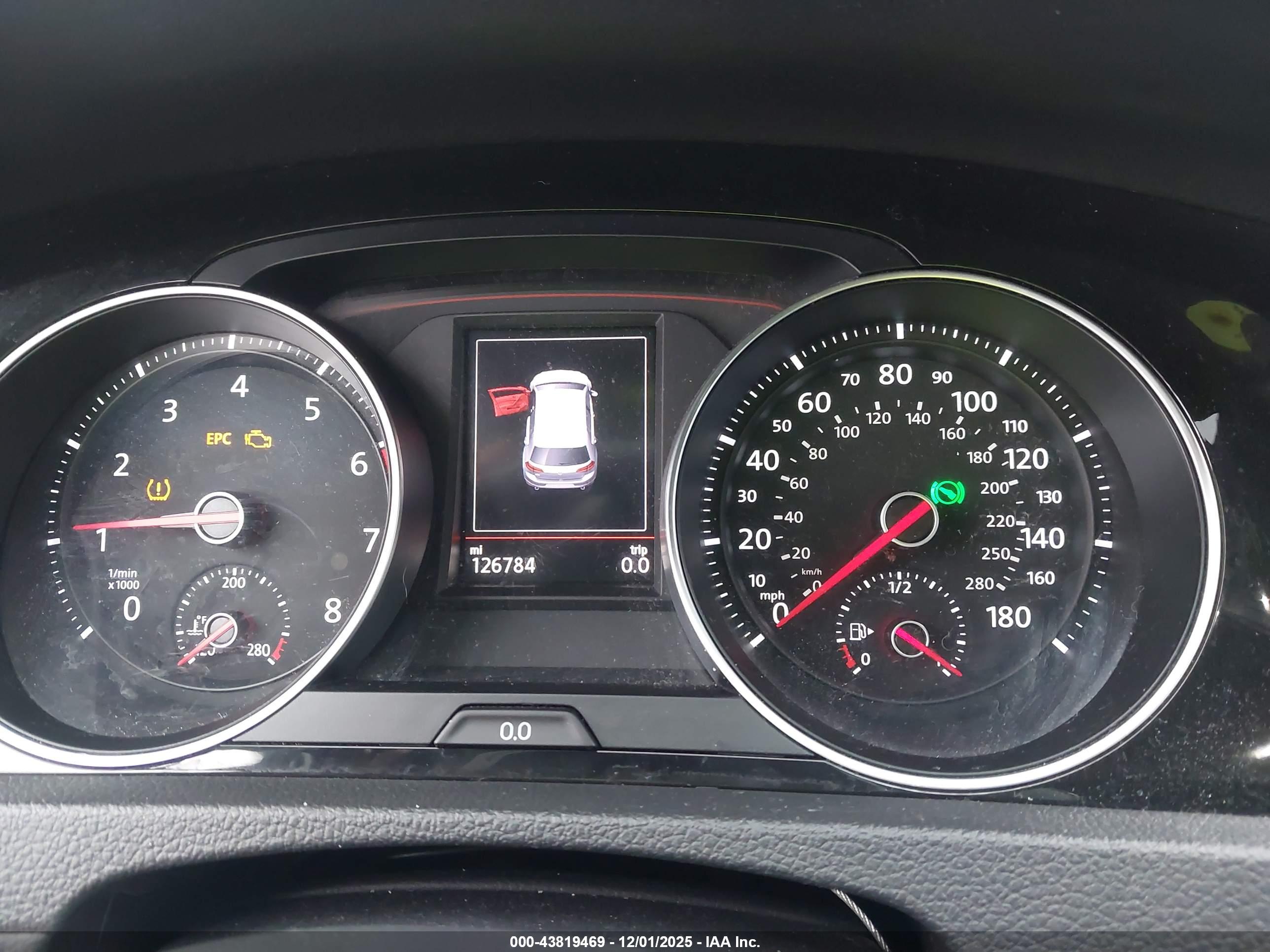 VOLKSWAGEN GOLF image 7