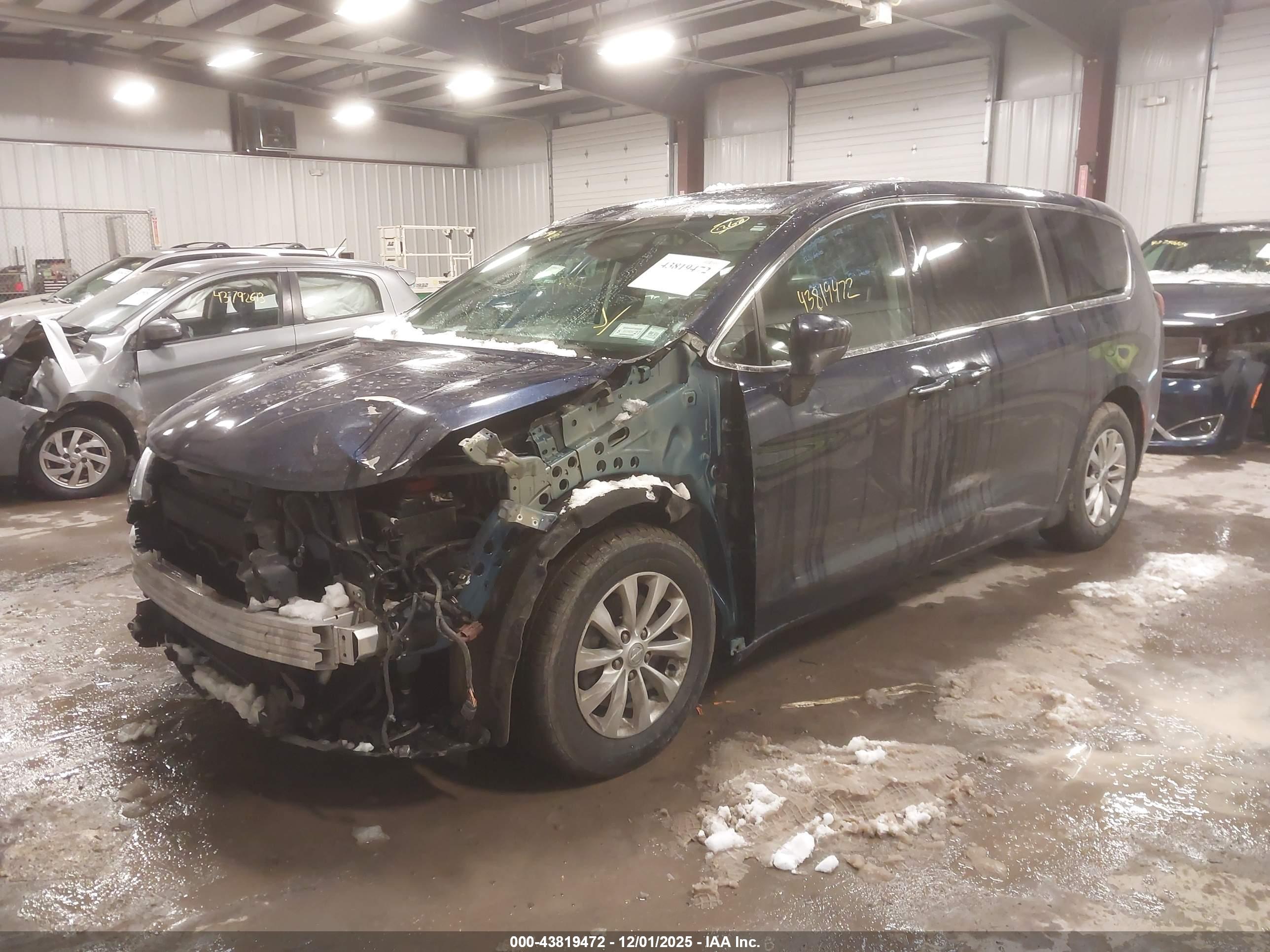 CHRYSLER PACIFICA image 2