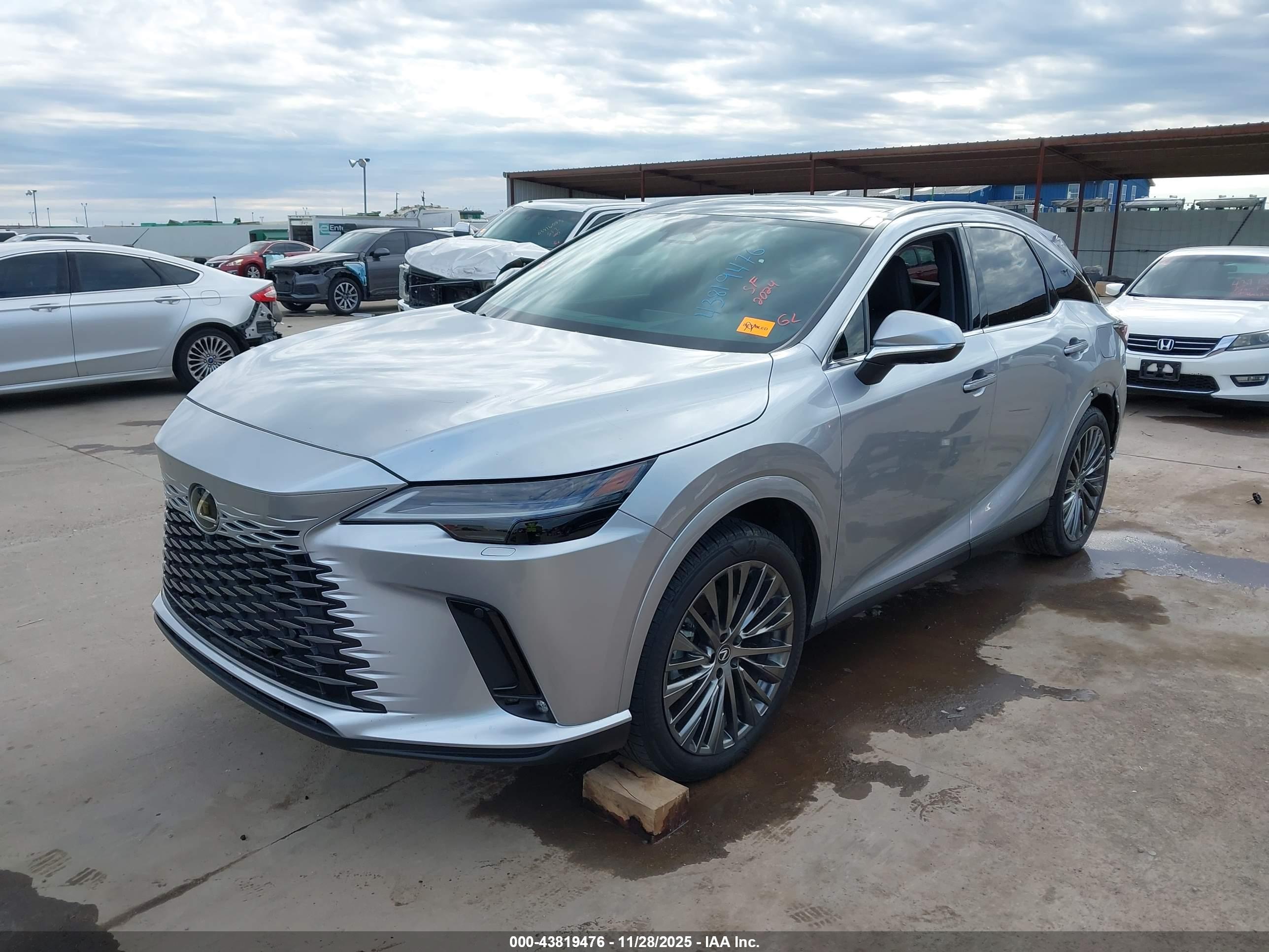 LEXUS RX image 2