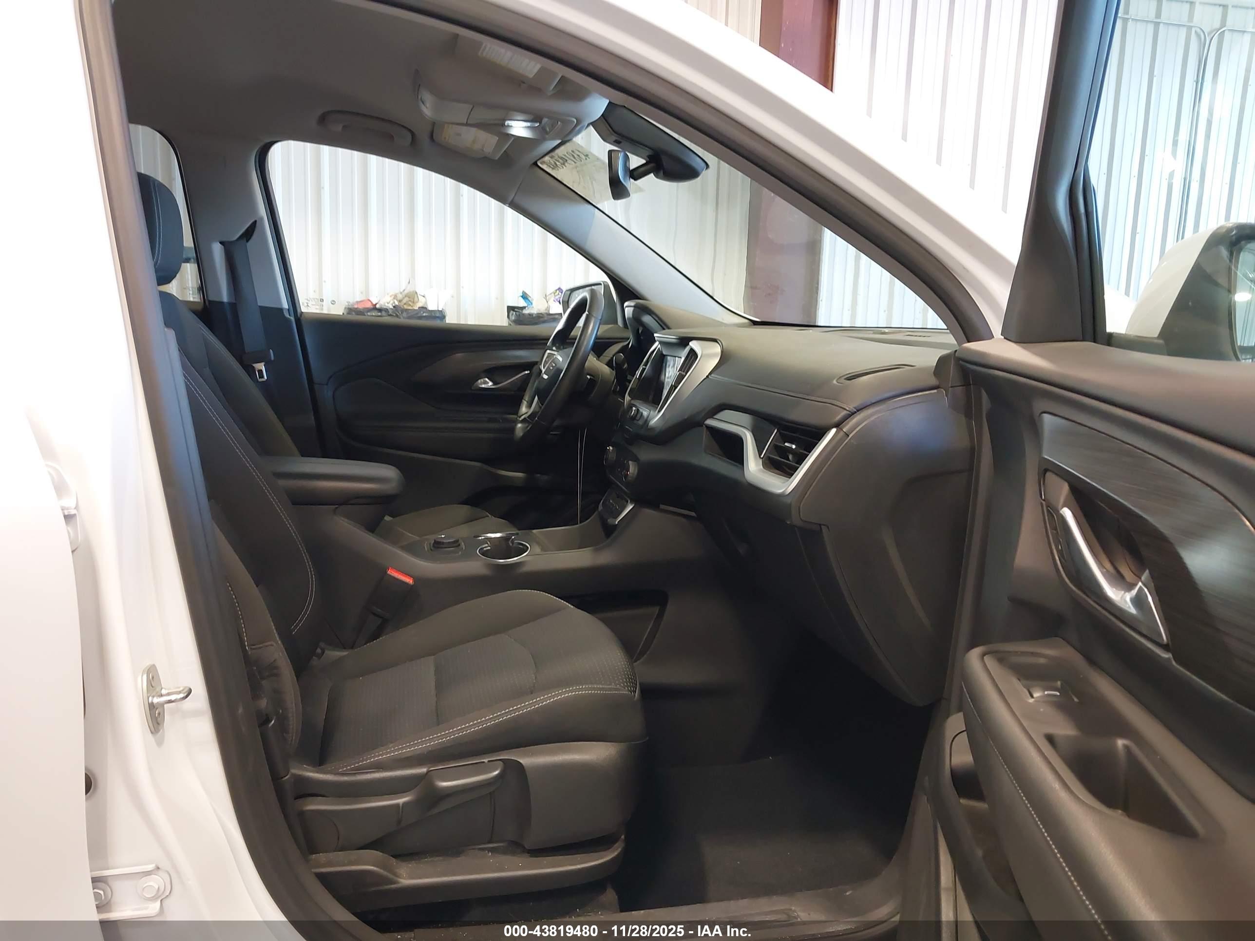 GMC TERRAIN image 5