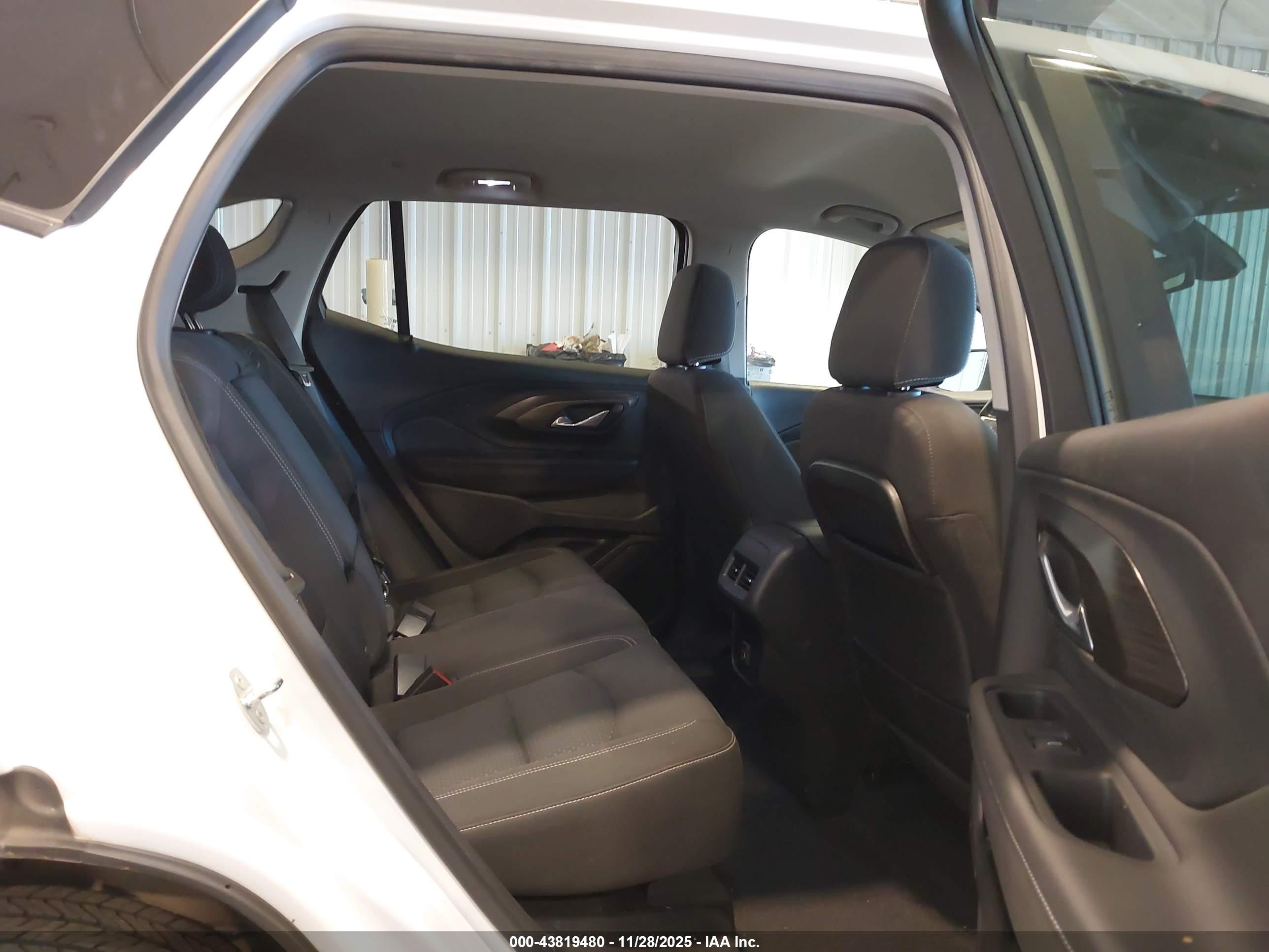 GMC TERRAIN image 8