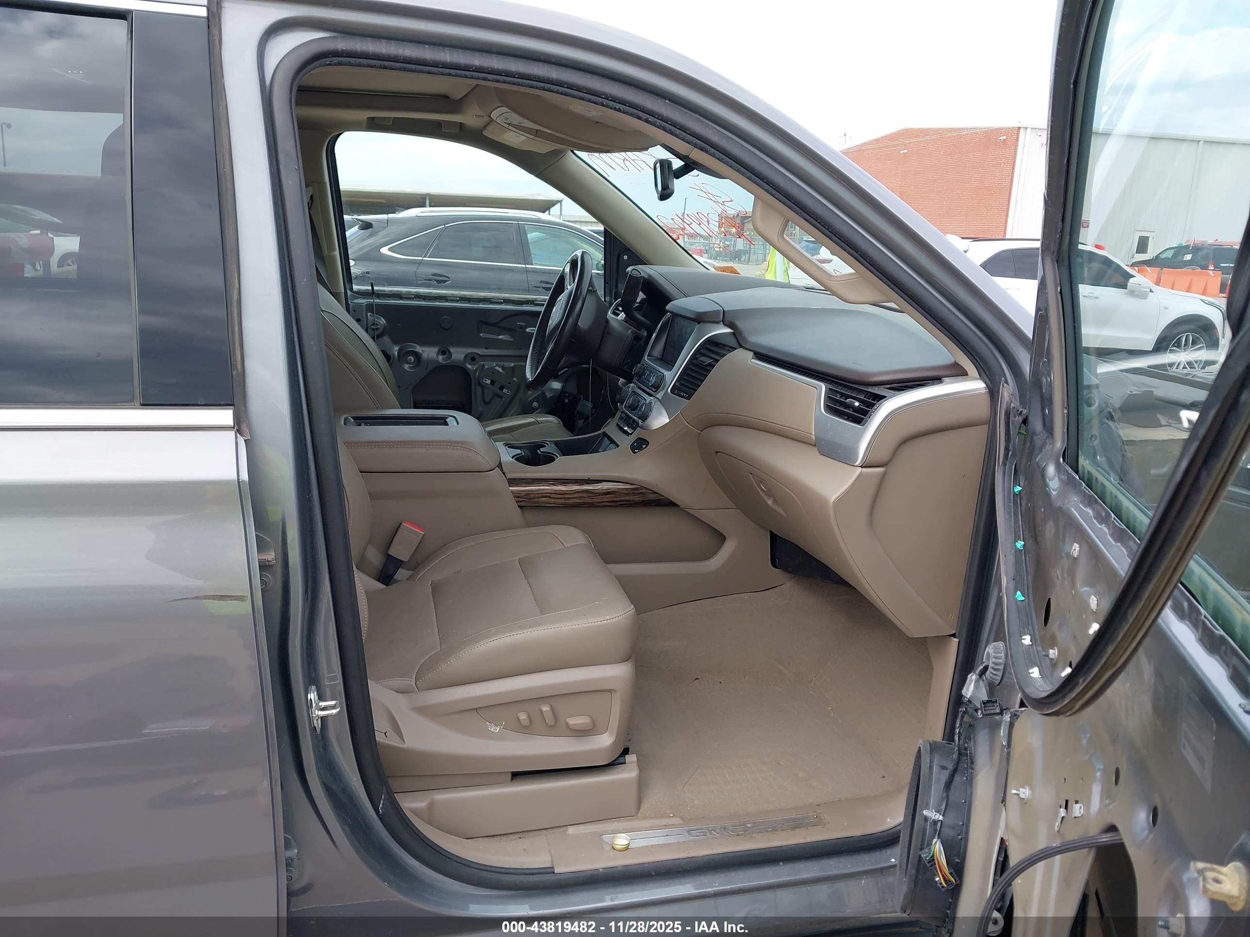 GMC YUKON image 5