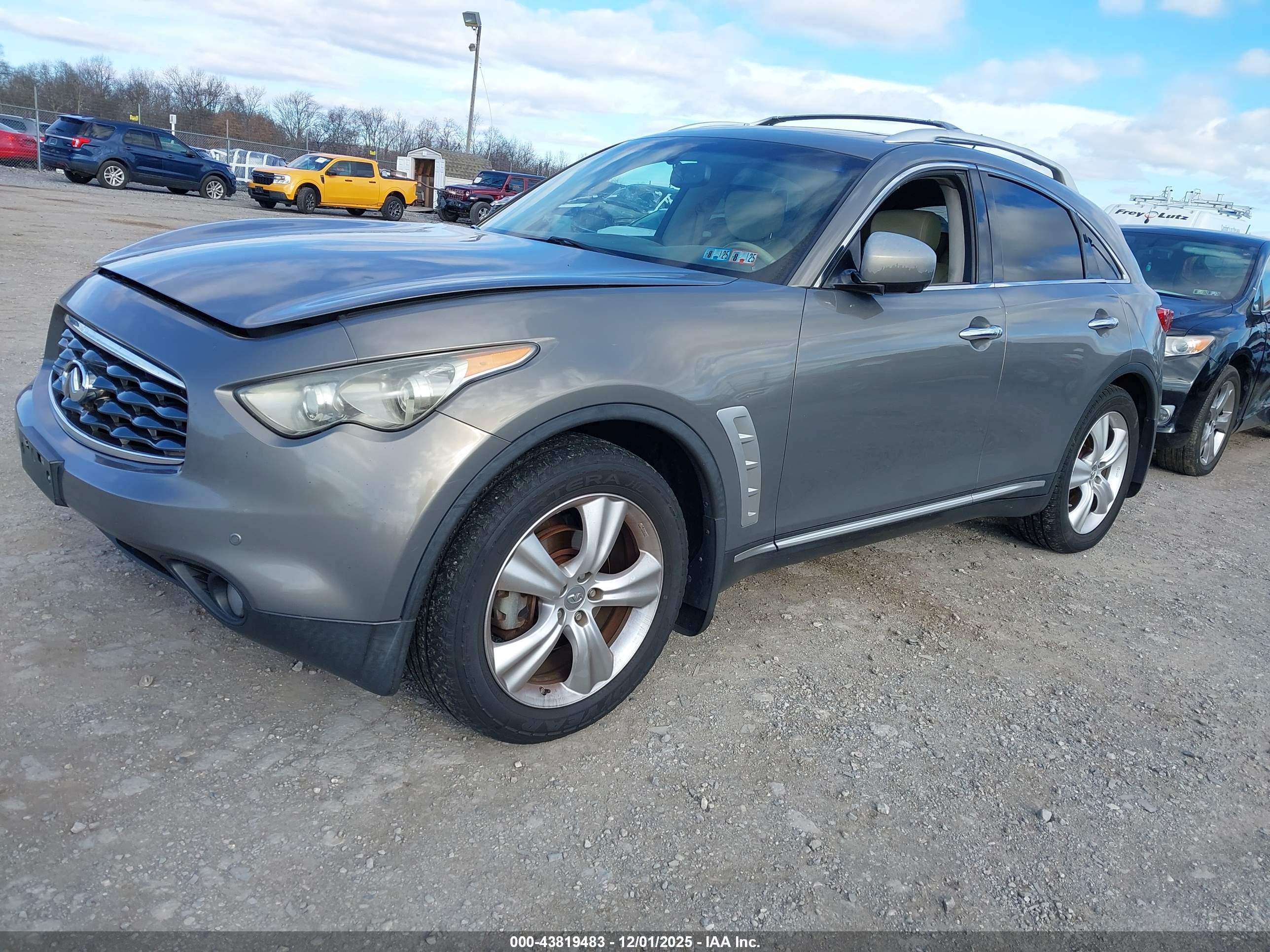 INFINITI FX35 image 2