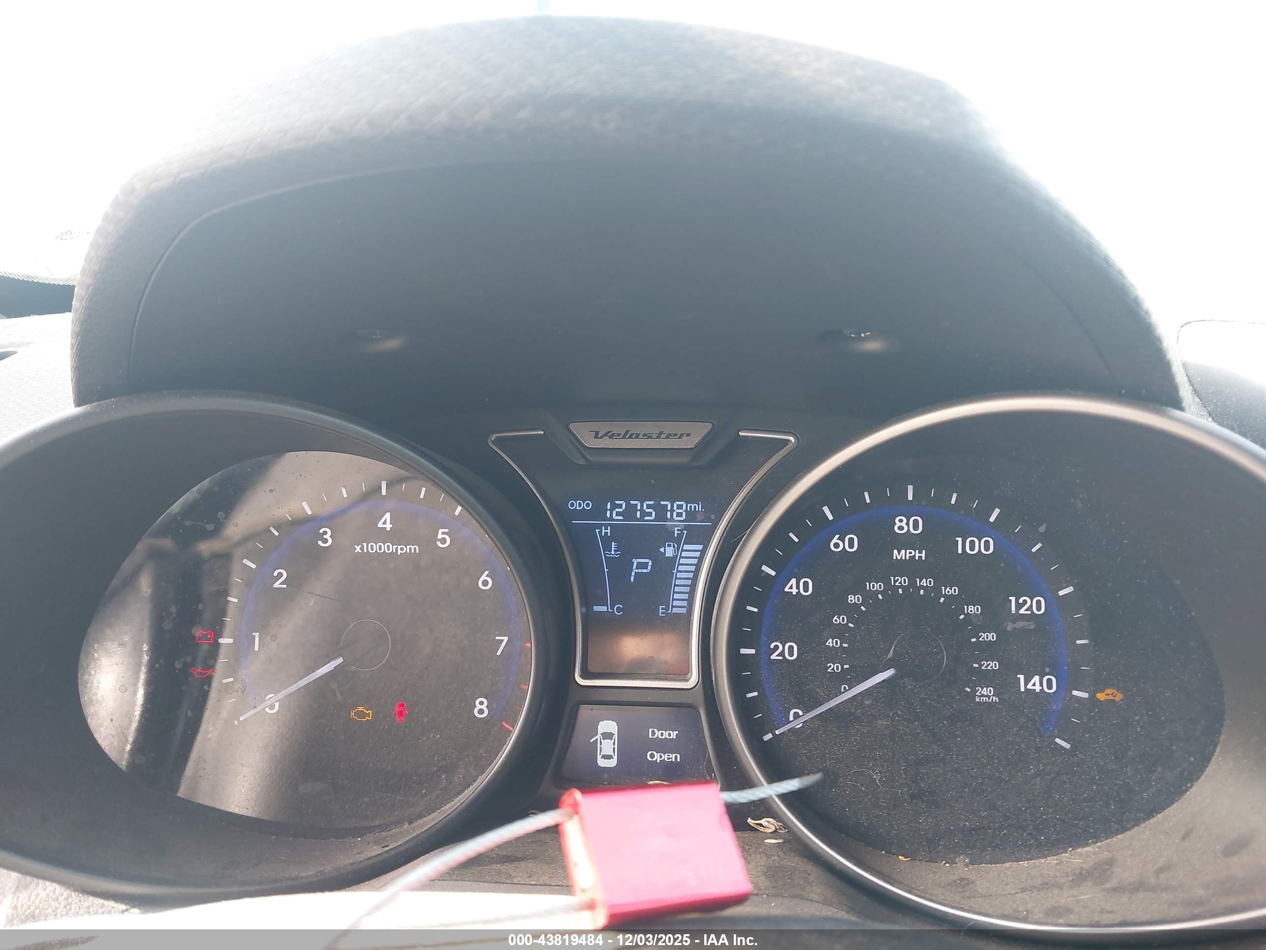 HYUNDAI VELOSTER image 7