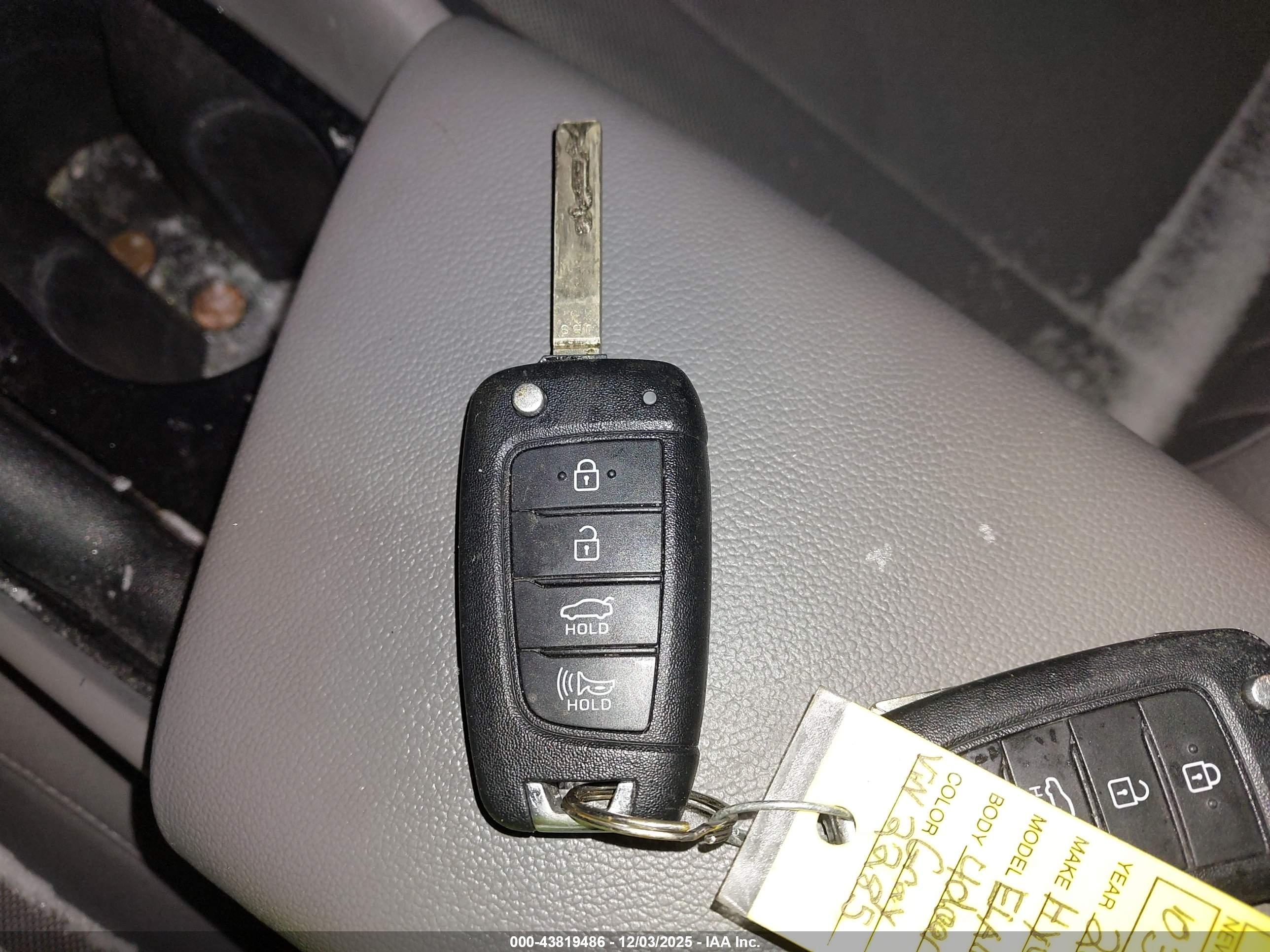 HYUNDAI ELANTRA image 11