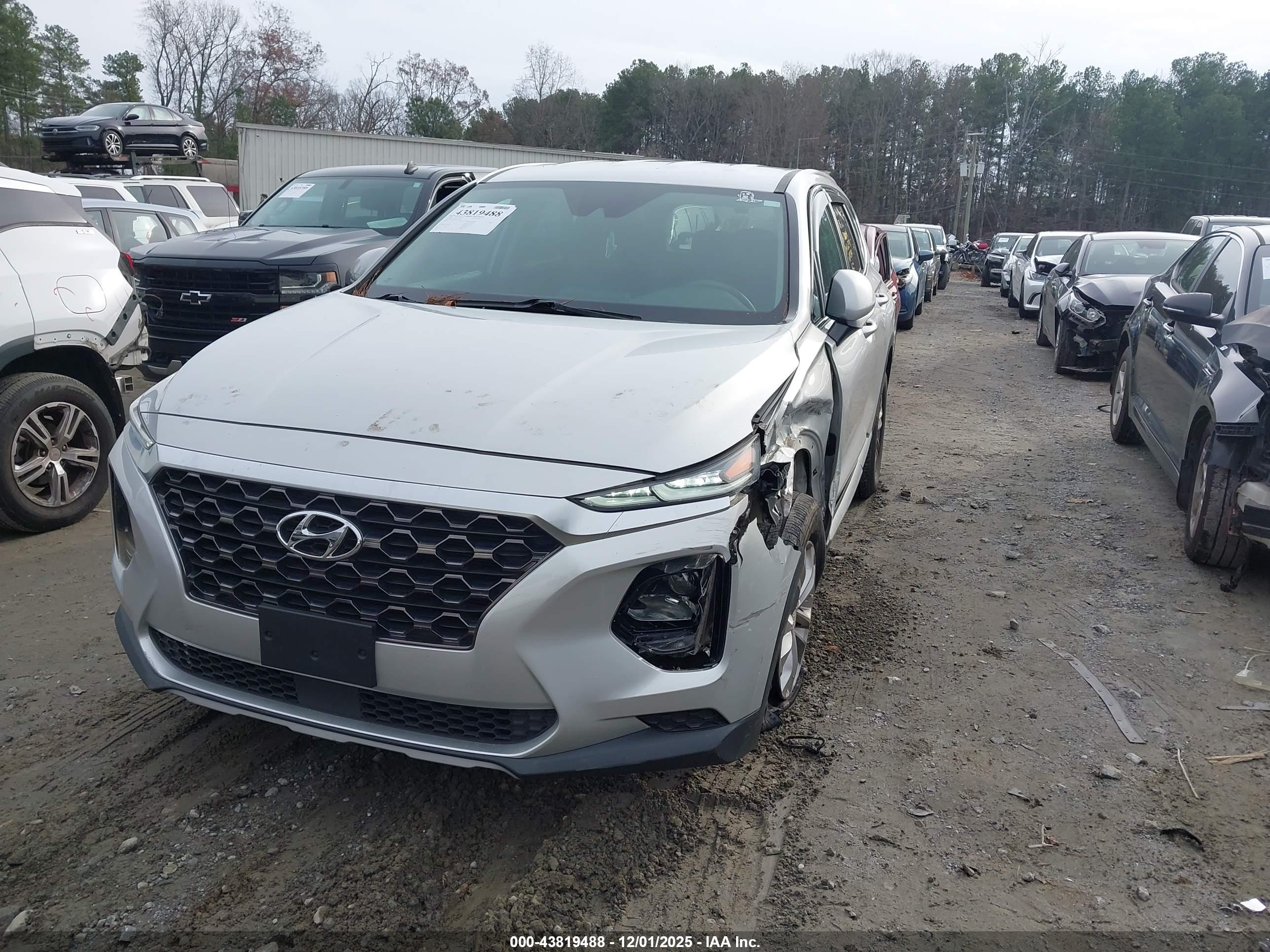 HYUNDAI SANTA image 2