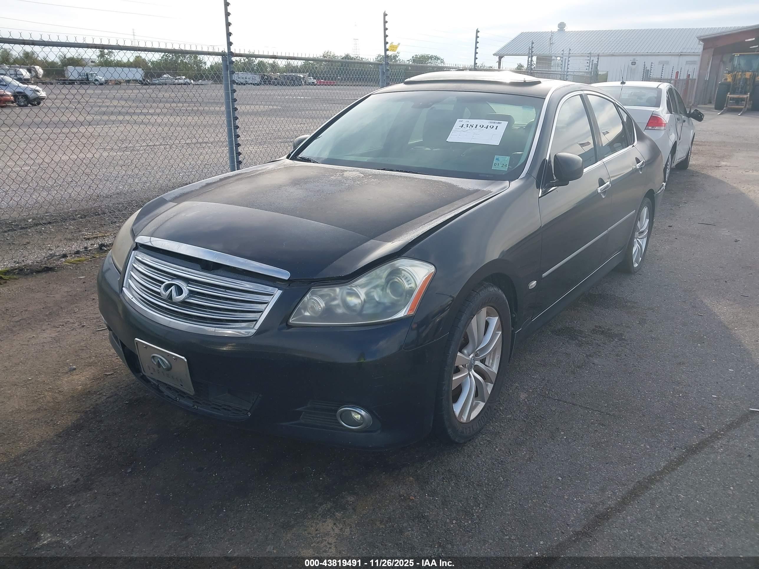 INFINITI M35 image 2