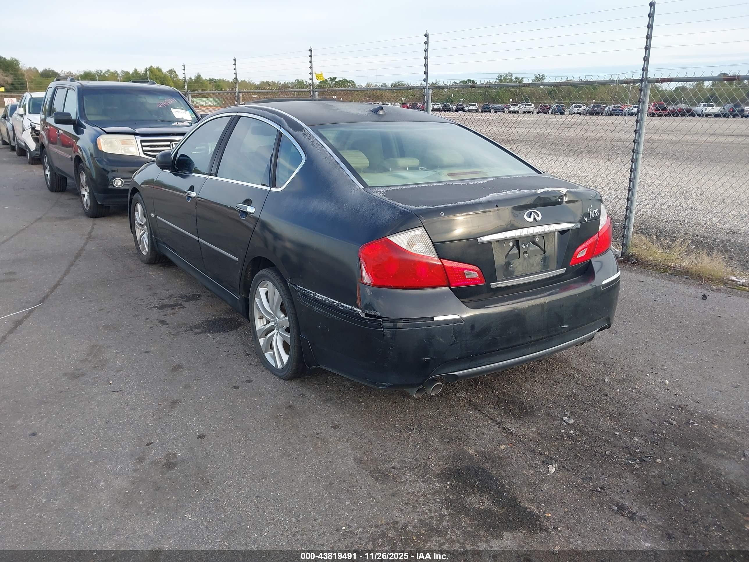 INFINITI M35 image 3