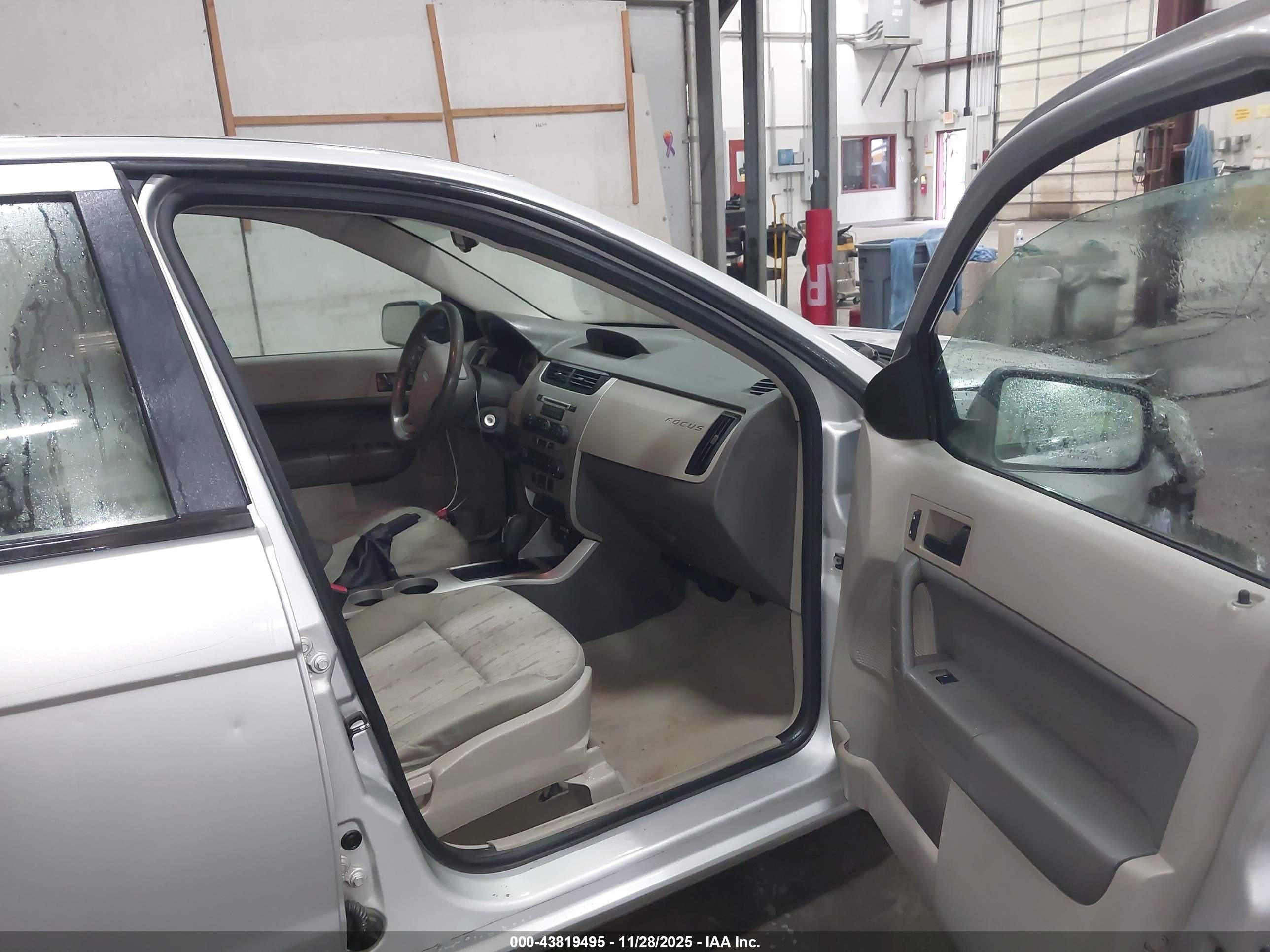 FORD FOCUS image 5