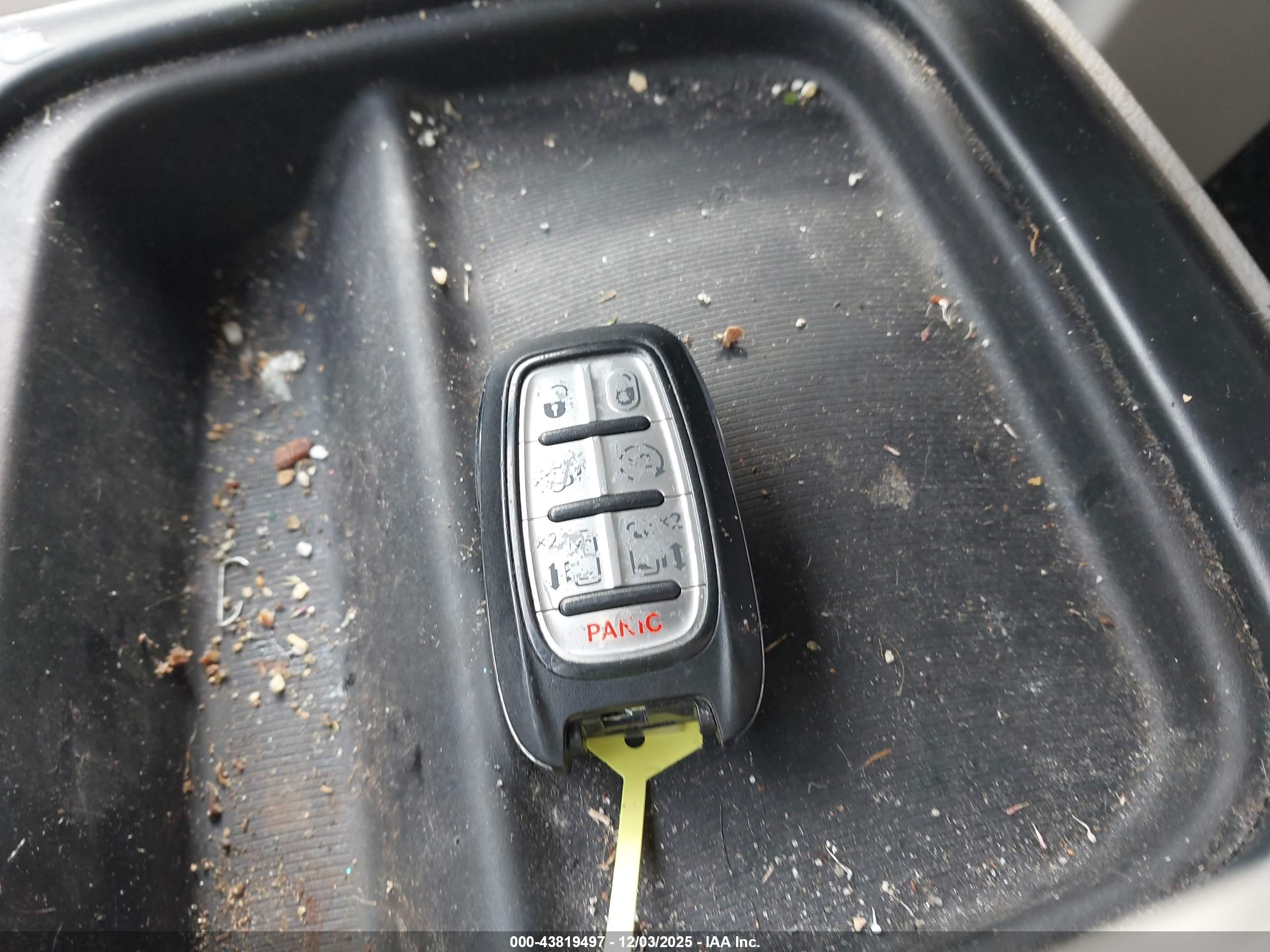 CHRYSLER VOYAGER image 11