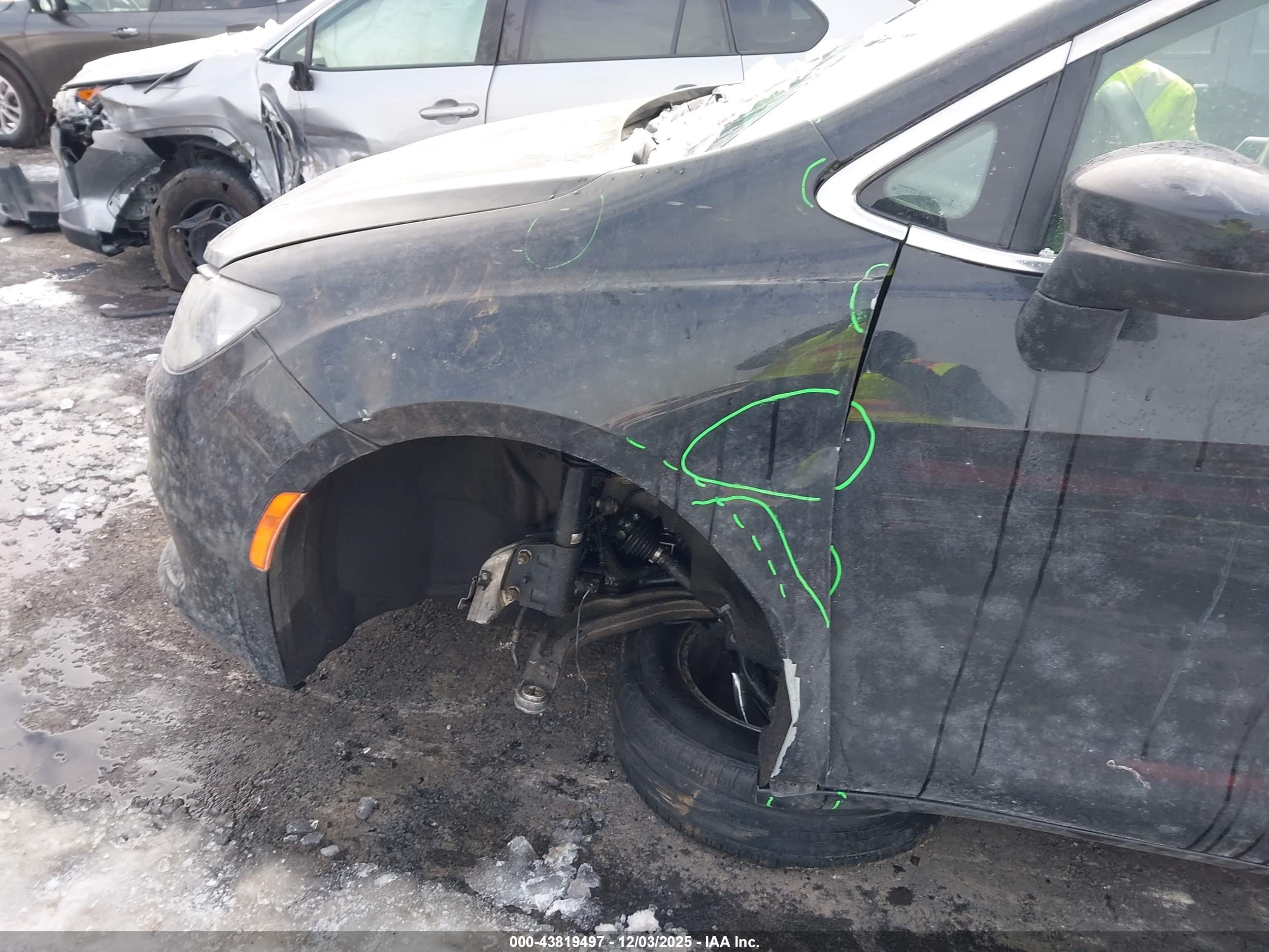 CHRYSLER VOYAGER image 6