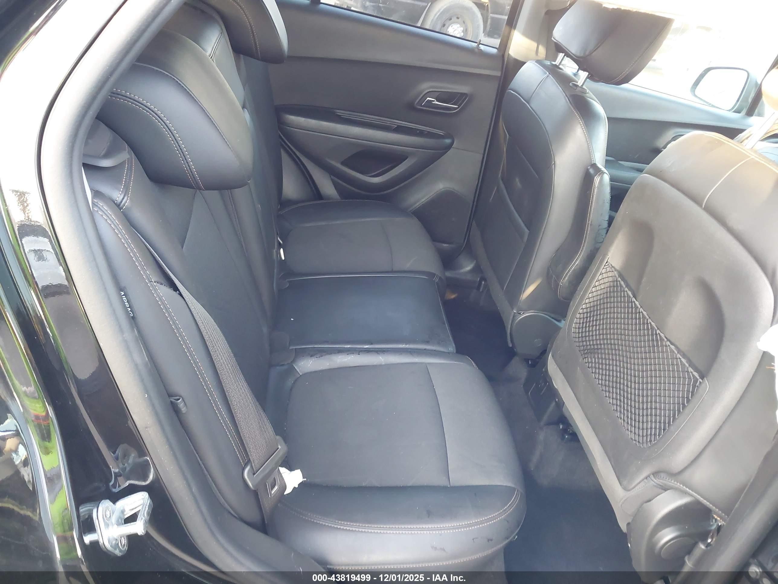 CHEVROLET TRAX image 8