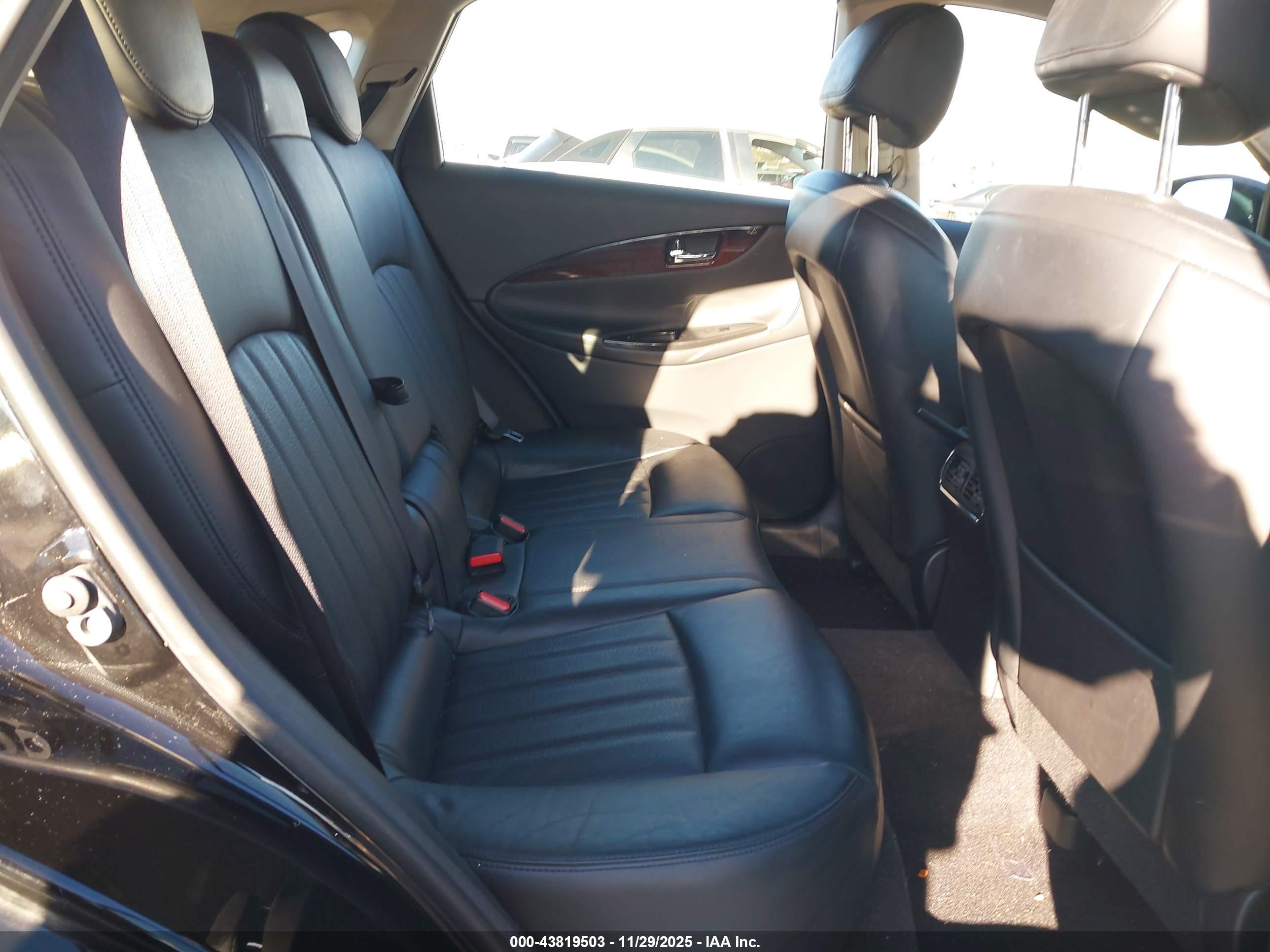 INFINITI QX50 image 8