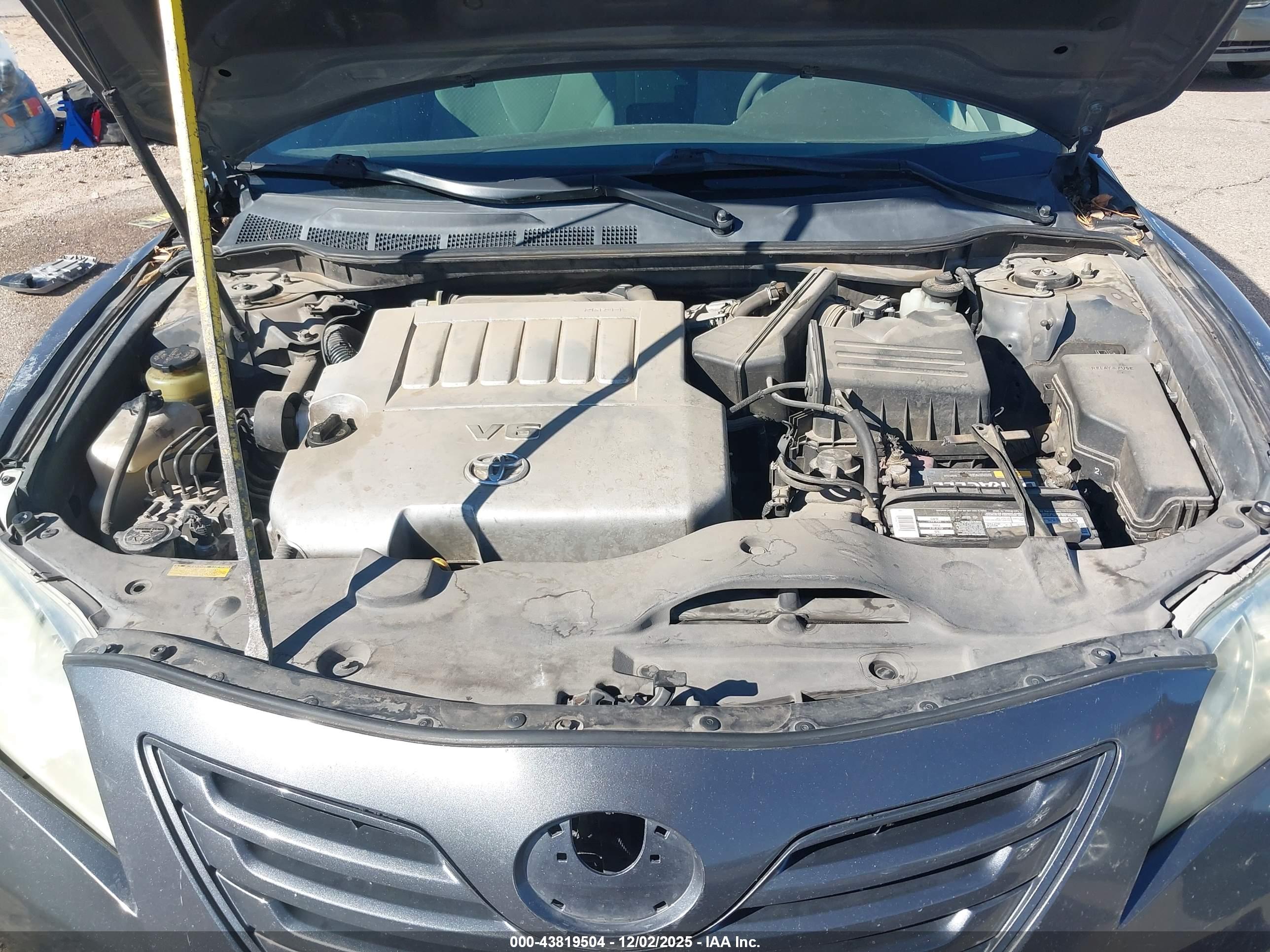 TOYOTA CAMRY image 10