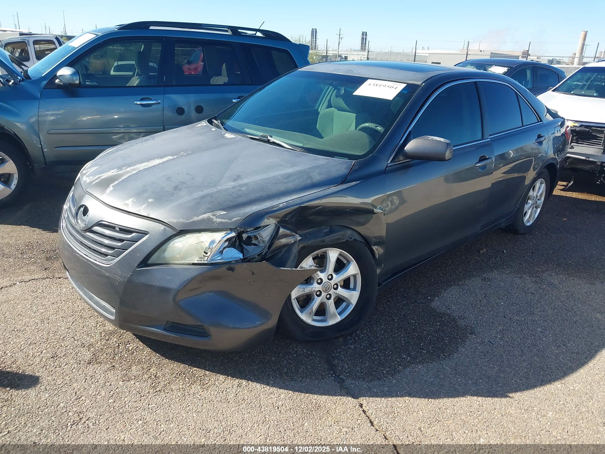TOYOTA CAMRY image 2
