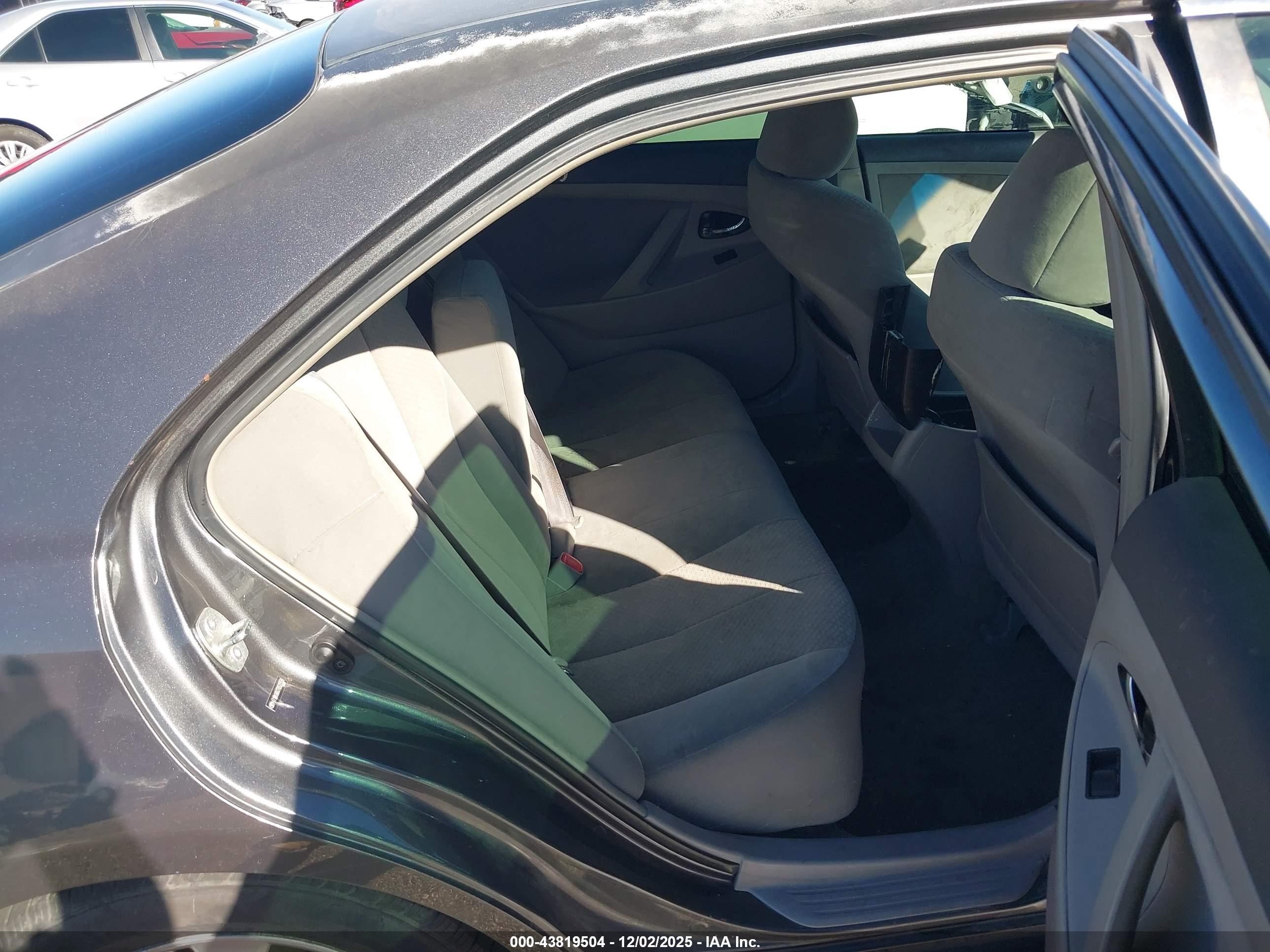 TOYOTA CAMRY image 8