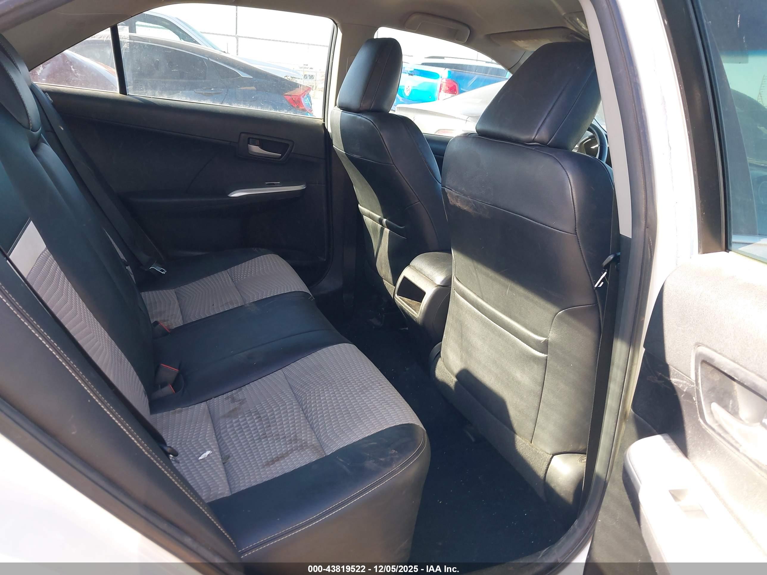 TOYOTA CAMRY image 8