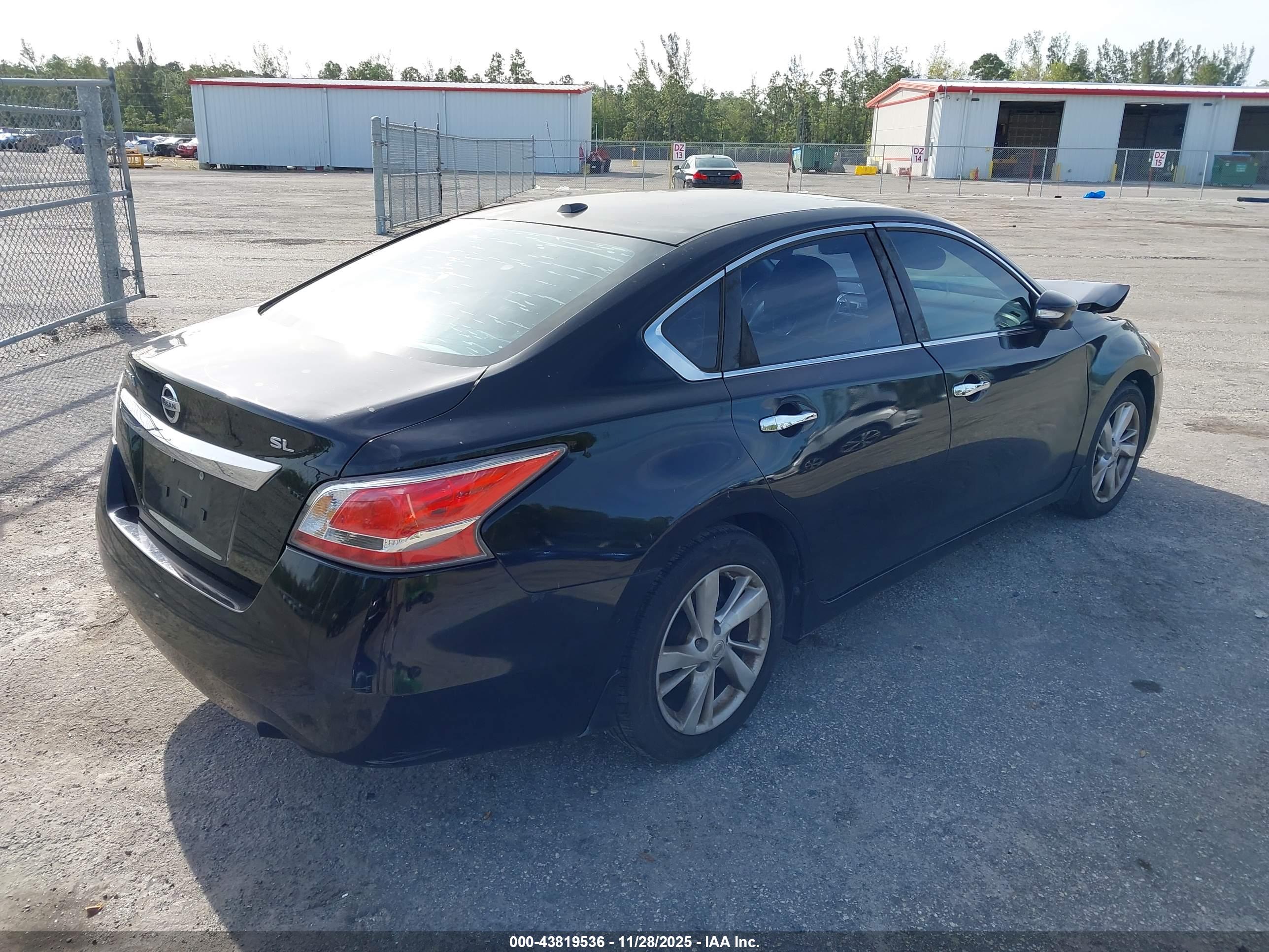 NISSAN ALTIMA image 4