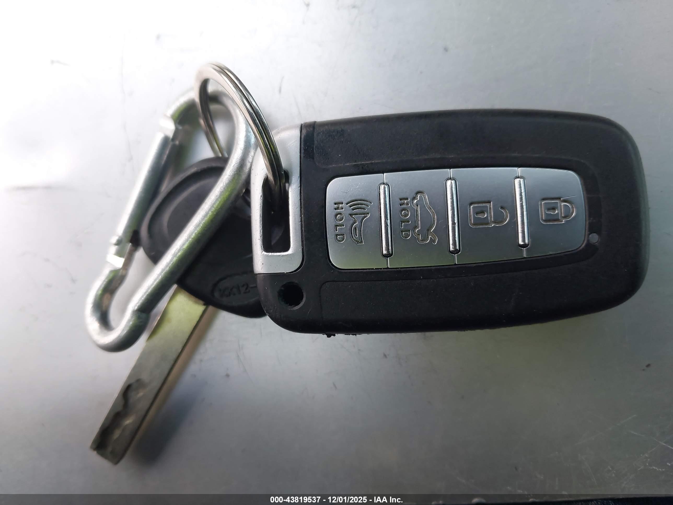 HYUNDAI IONIQ image 11