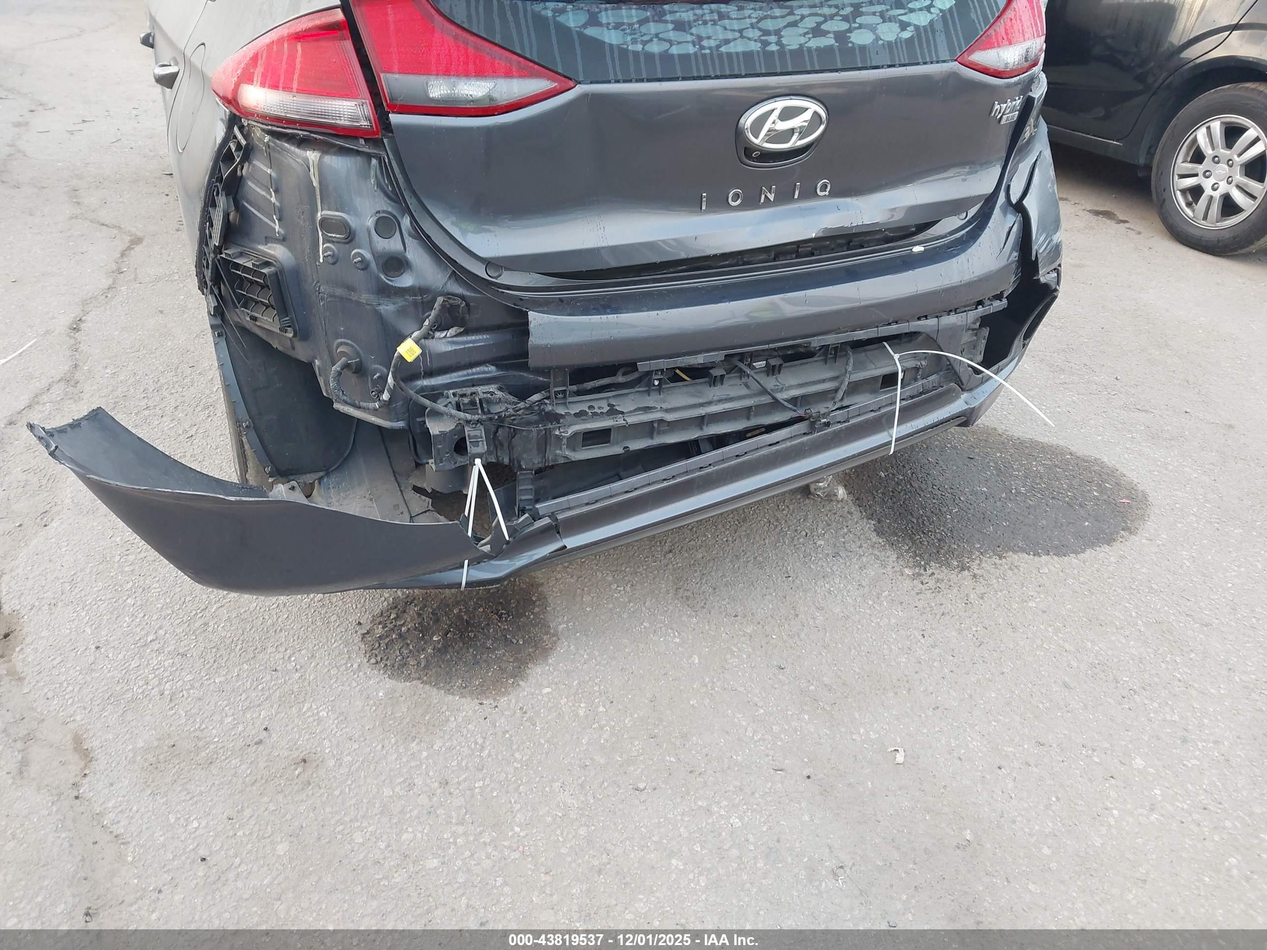 HYUNDAI IONIQ image 6