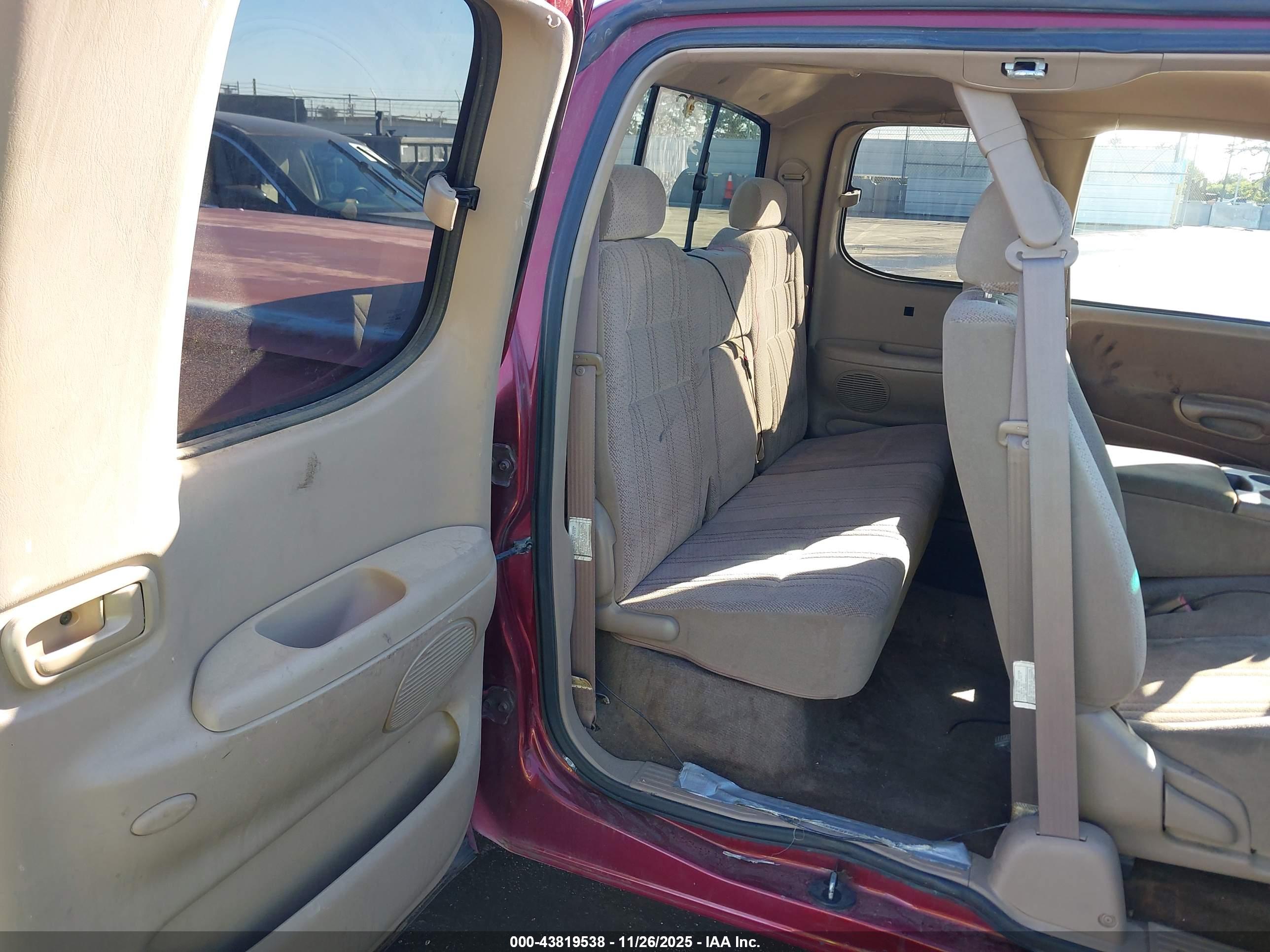 TOYOTA TUNDRA image 8