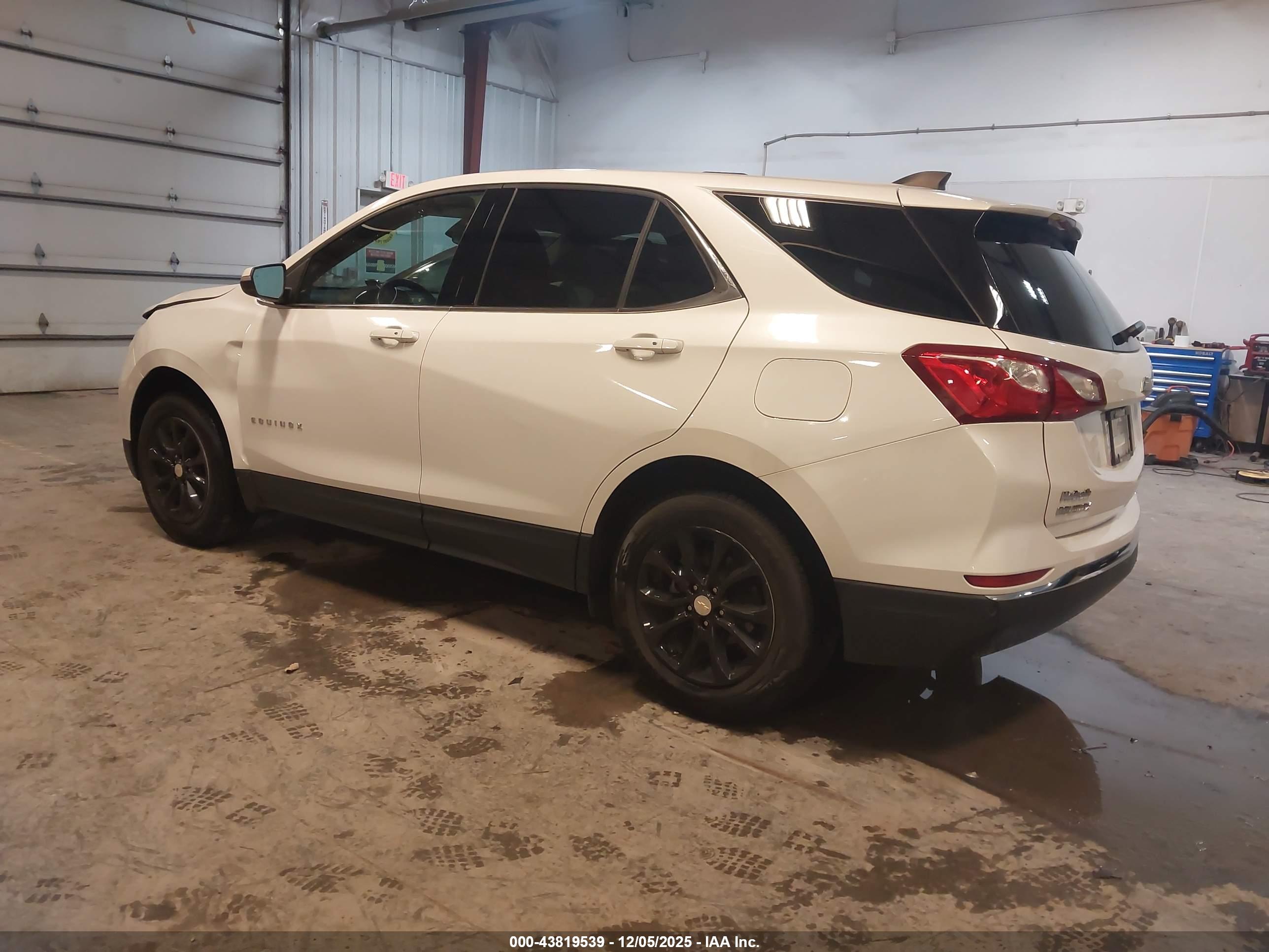 CHEVROLET EQUINOX image 3