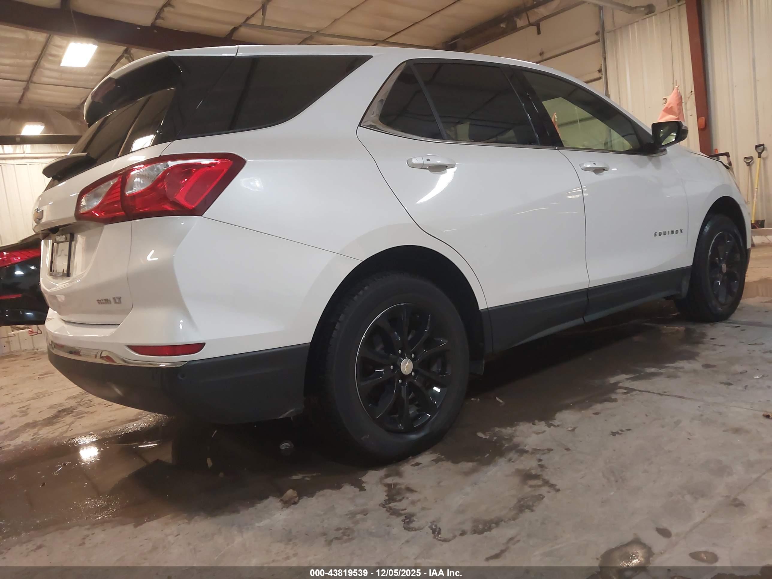 CHEVROLET EQUINOX image 4
