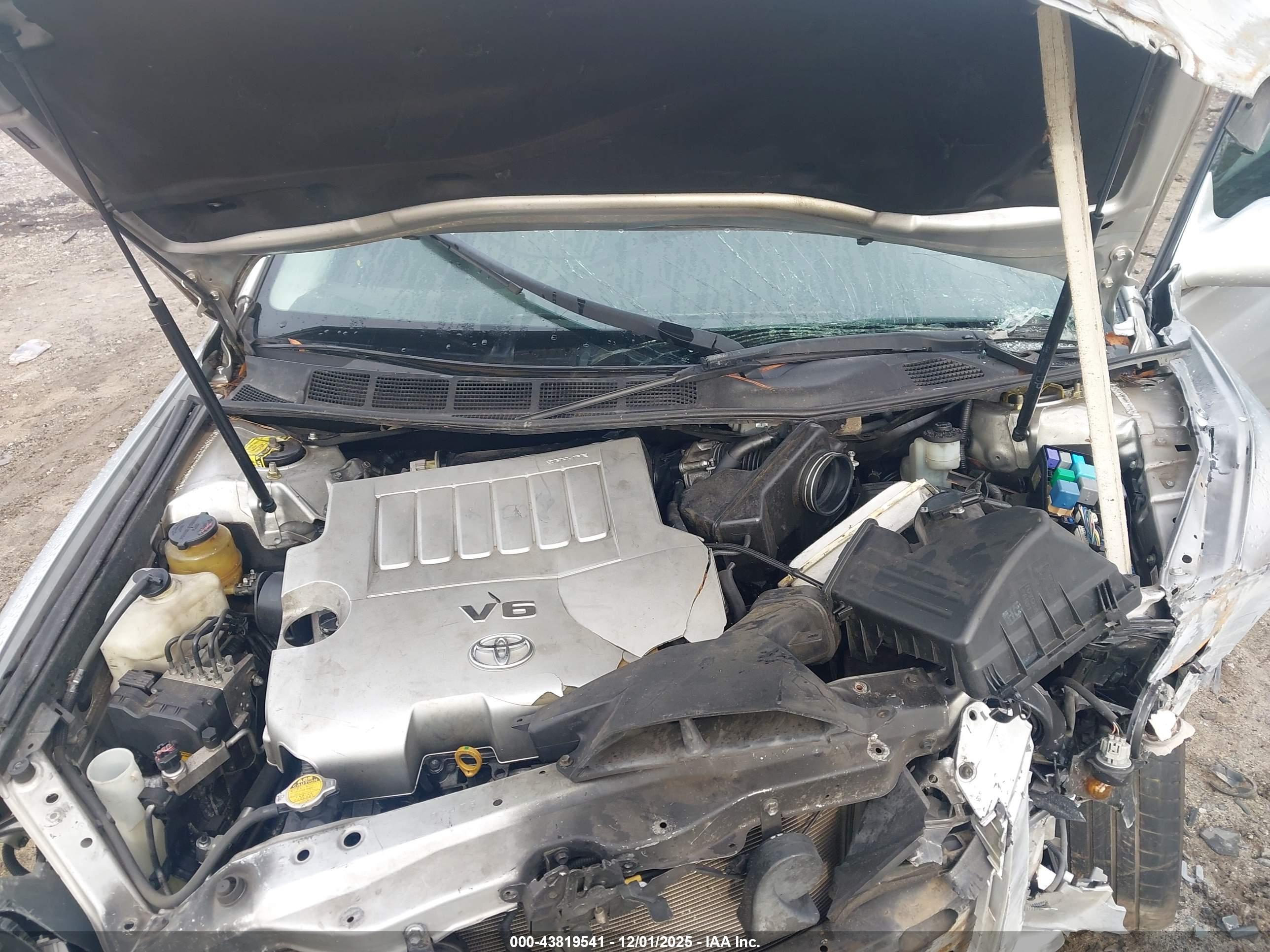 TOYOTA AVALON image 10