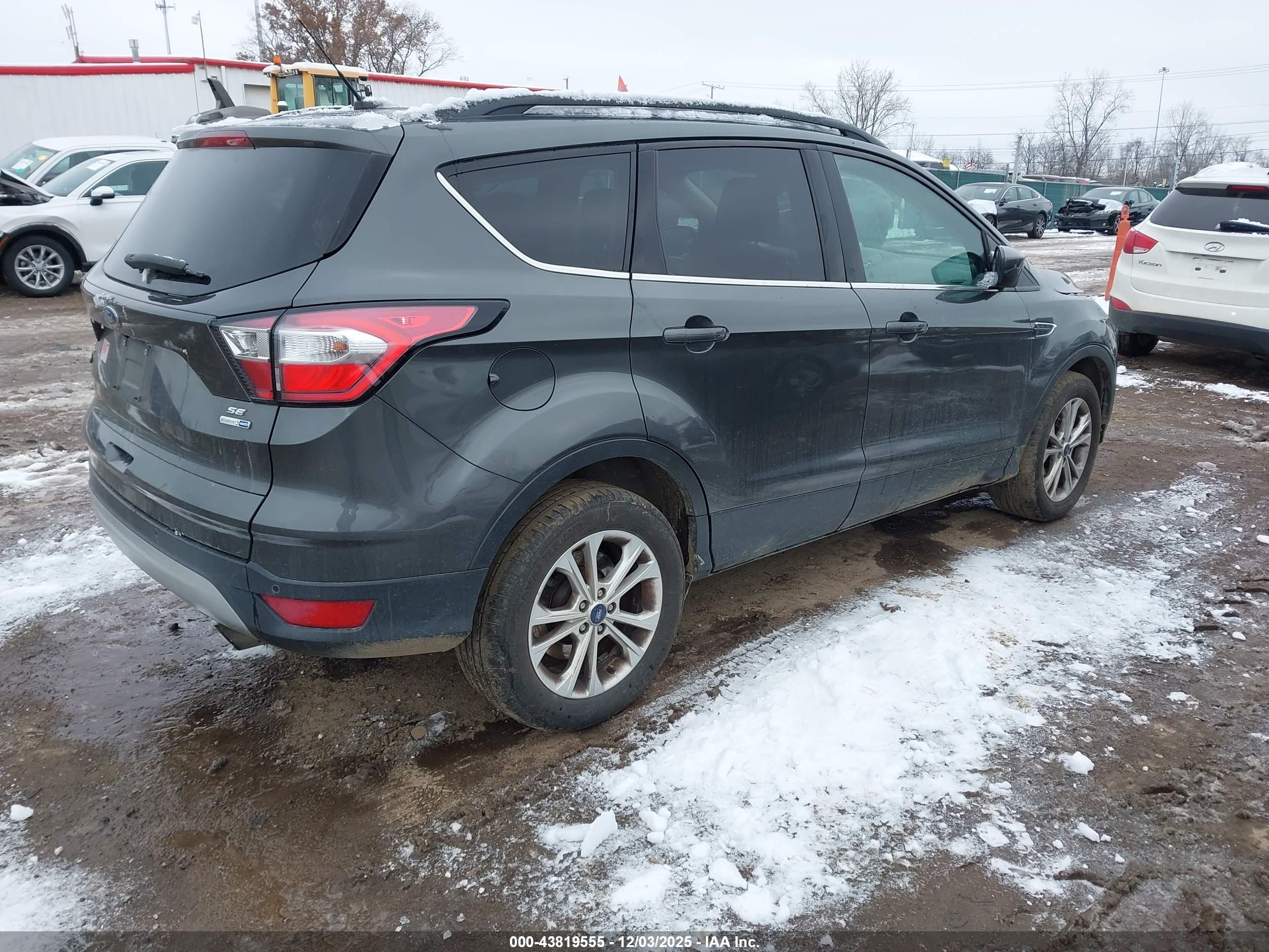 FORD ESCAPE image 4