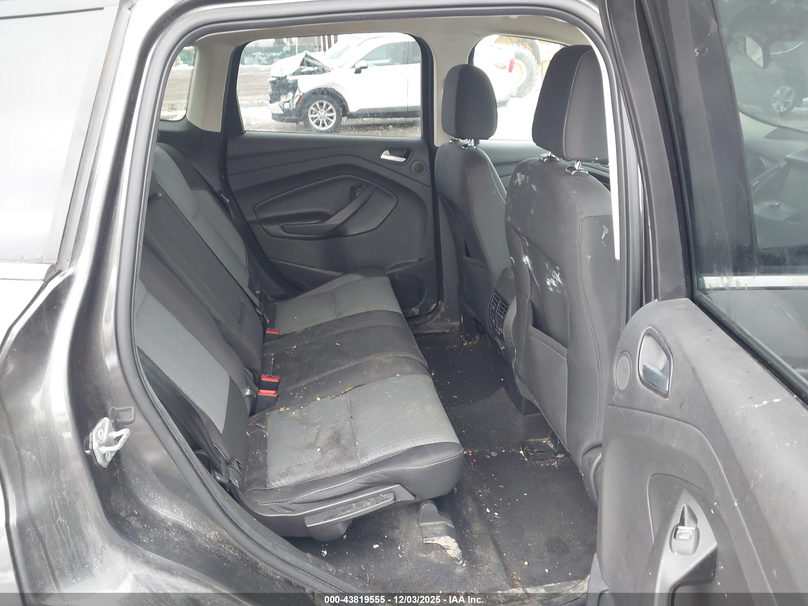 FORD ESCAPE image 8